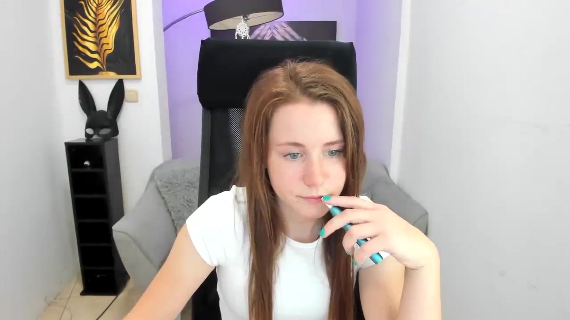Gallery image thumbnail from Moonshinee's myfreecams stream on, 11/14/2024, 19:51 image 9 of 20