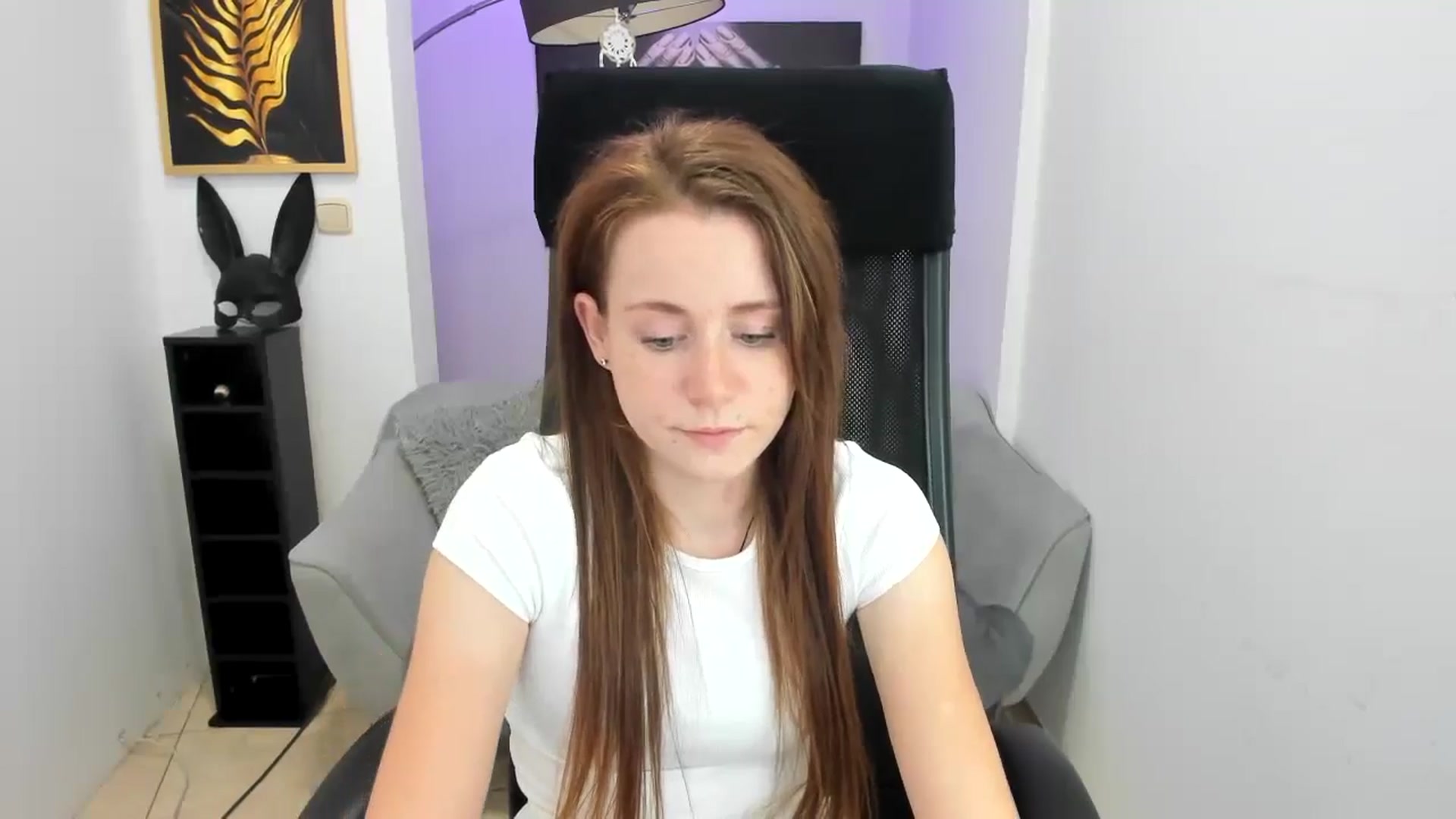 Gallery image thumbnail from Moonshinee's myfreecams stream on, 11/14/2024, 20:31 image 19 of 20