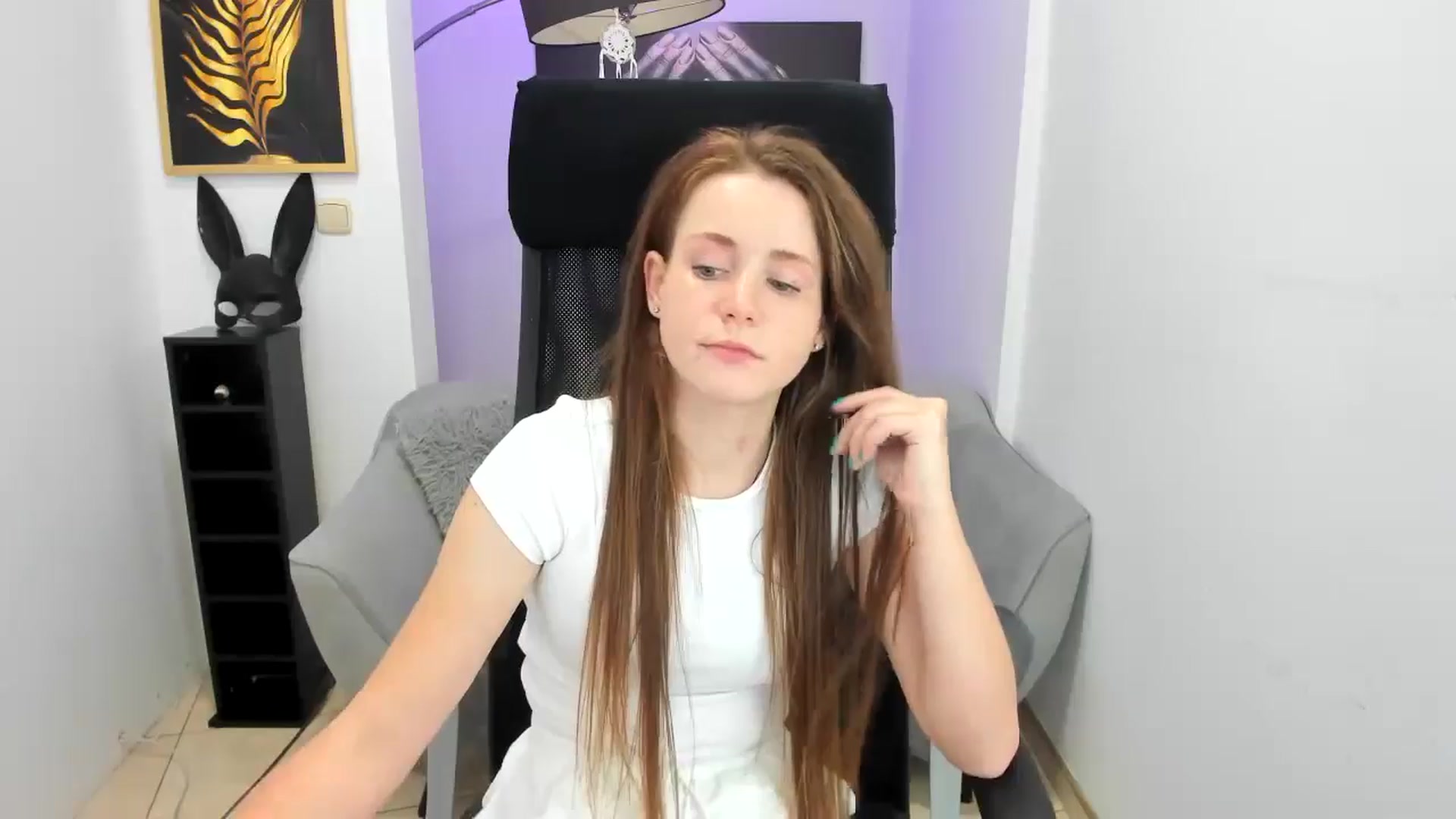 Gallery image thumbnail from Moonshinee's myfreecams stream on, 11/14/2024, 20:31 image 17 of 20