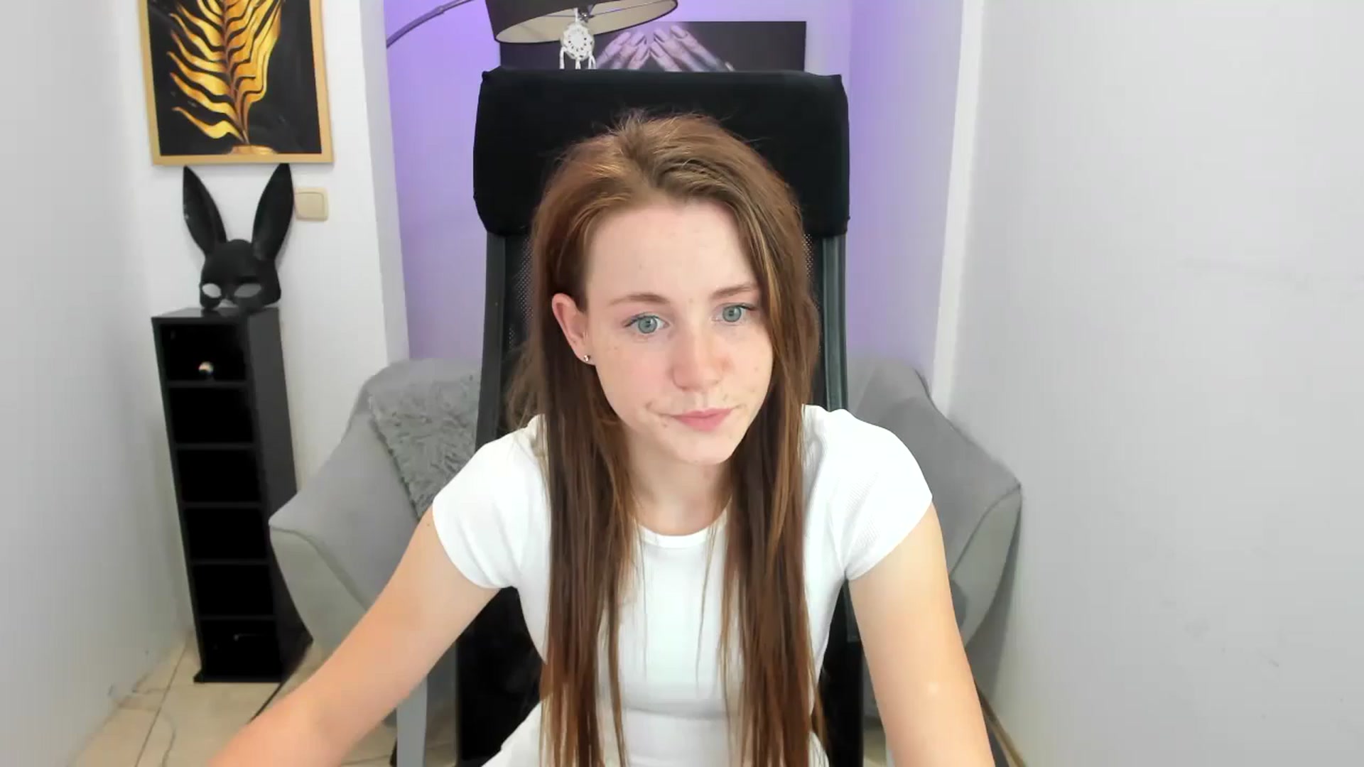Gallery image thumbnail from Moonshinee's myfreecams stream on, 11/14/2024, 20:31 image 11 of 20
