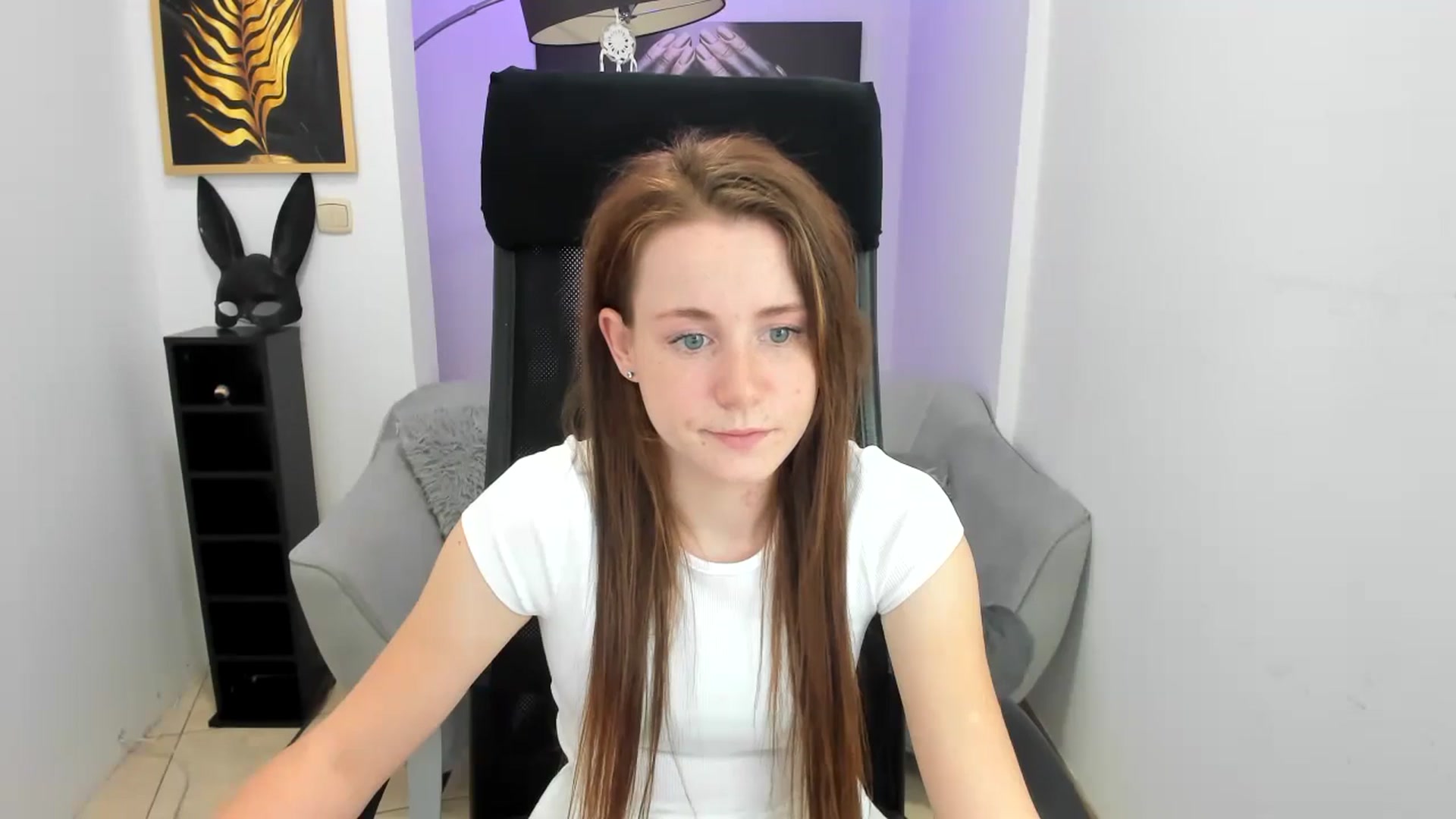 Gallery image thumbnail from Moonshinee's myfreecams stream on, 11/14/2024, 20:31 image 14 of 20