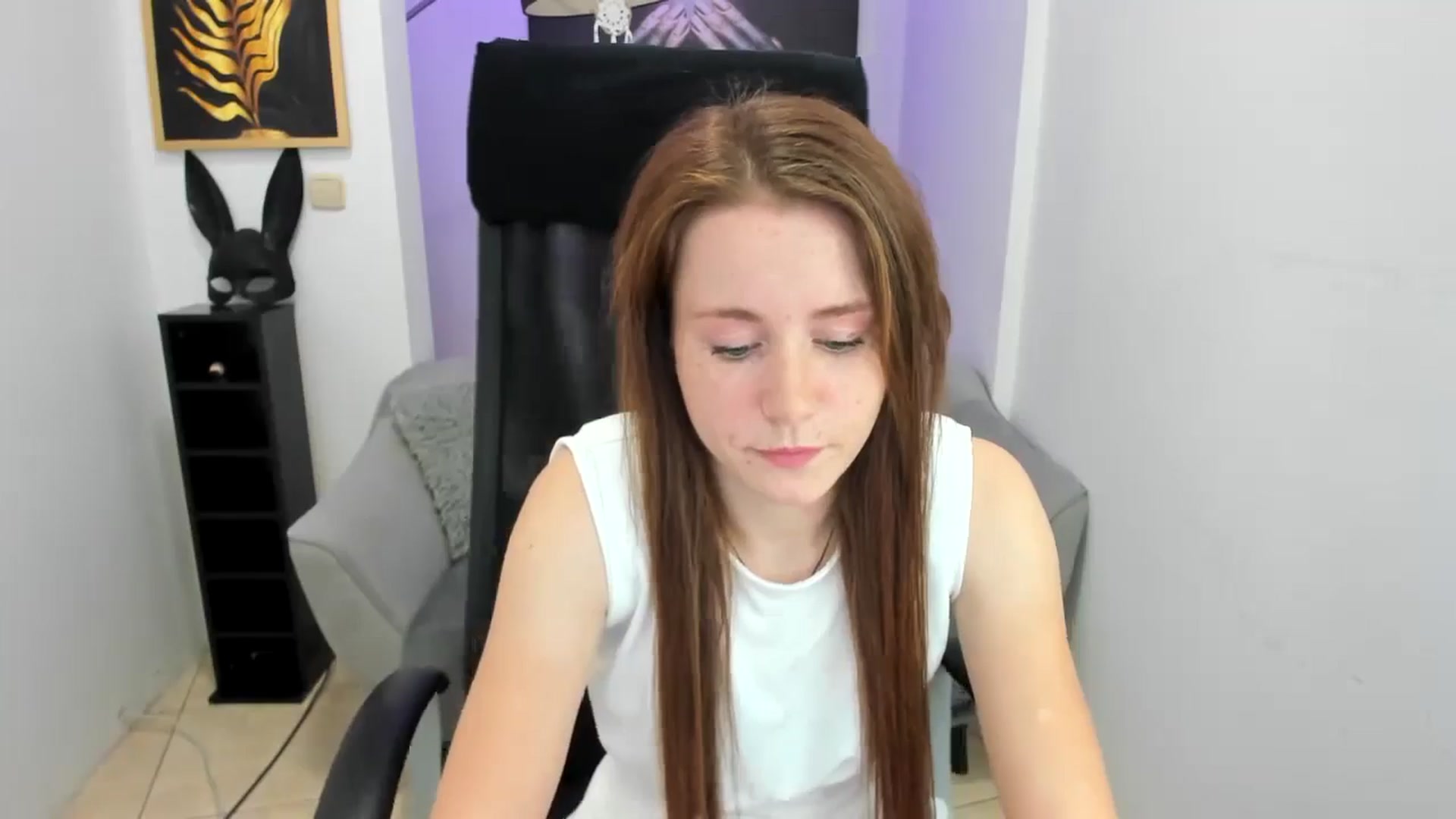 Gallery image thumbnail from Moonshinee's myfreecams stream on, 11/15/2024, 13:40 image 12 of 20