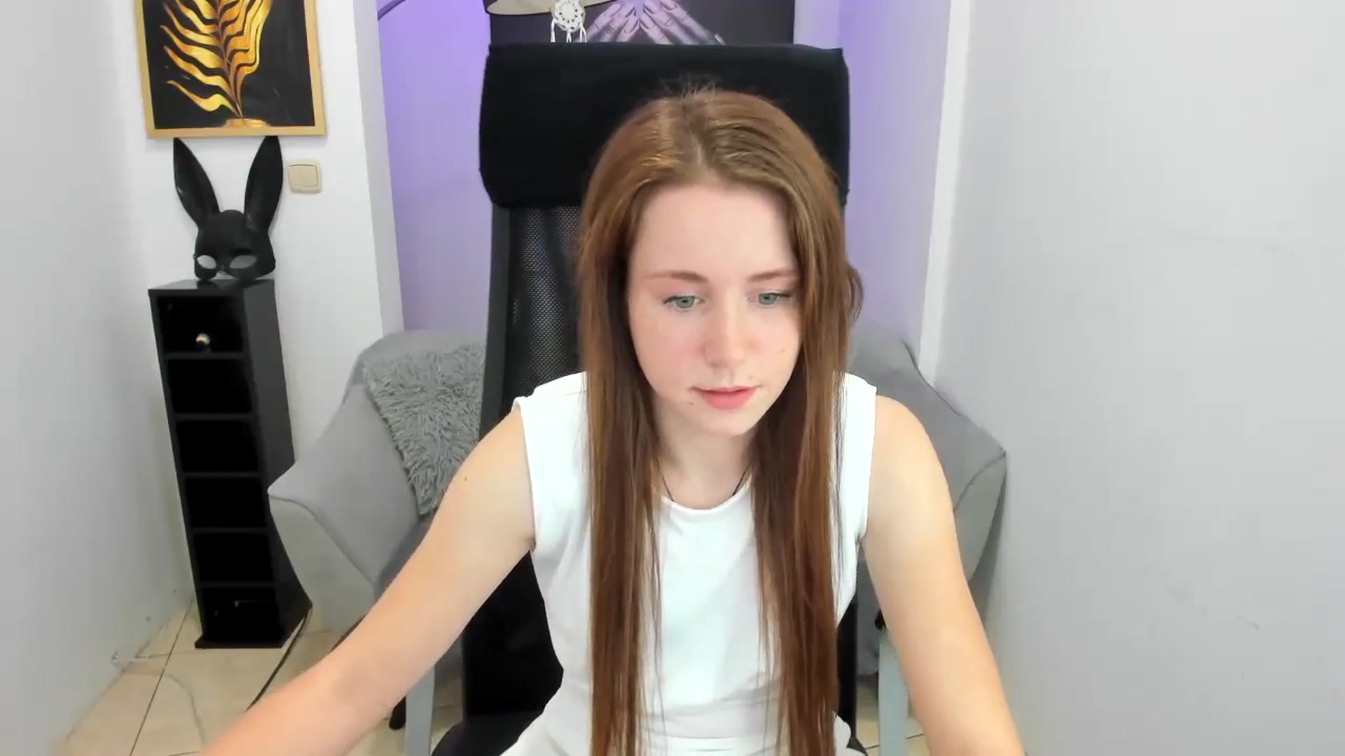 Gallery image thumbnail from Moonshinee's myfreecams stream on, 11/15/2024, 13:40 image 15 of 20