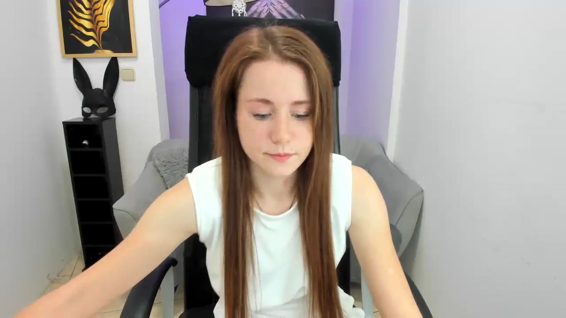 Gallery image thumbnail from Moonshinee's myfreecams stream on, 11/15/2024, 13:40 image 10 of 20