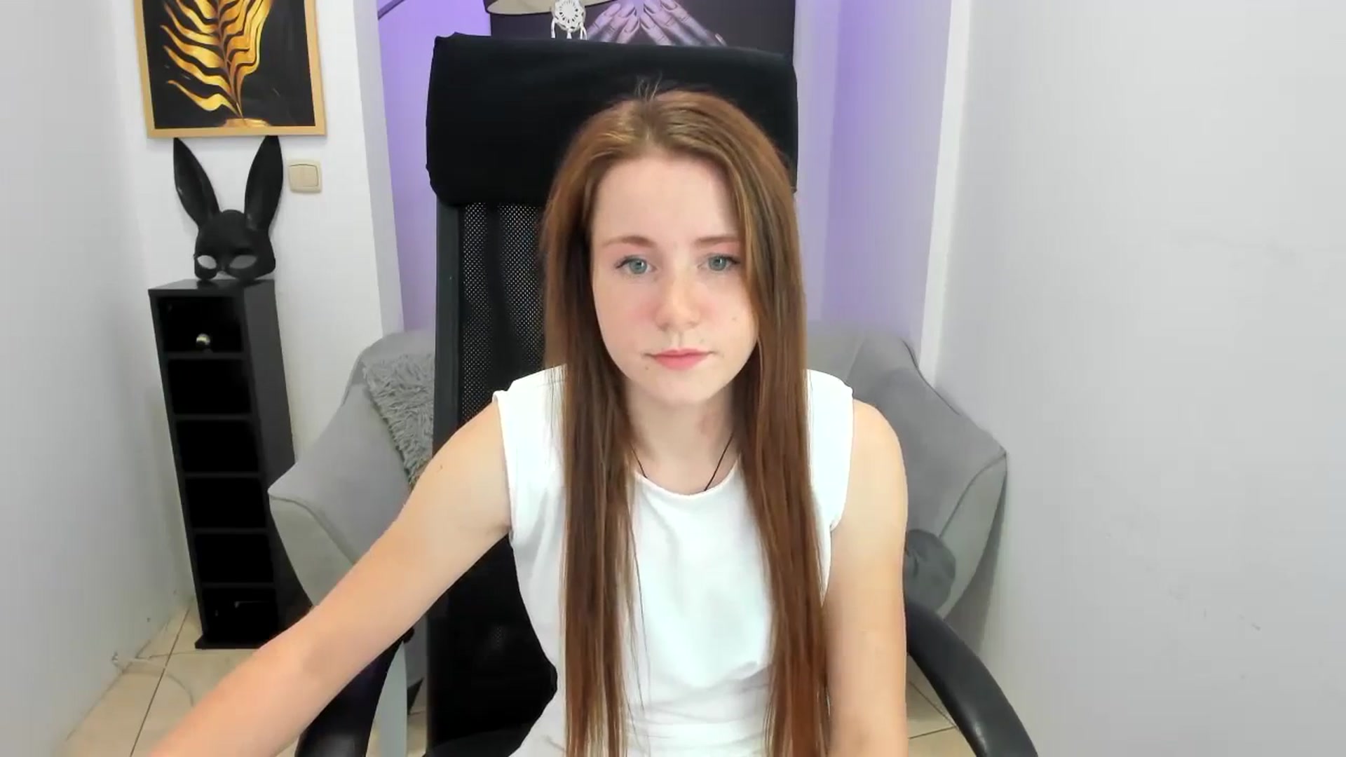 Gallery image thumbnail from Moonshinee's myfreecams stream on, 11/15/2024, 13:40 image 9 of 20