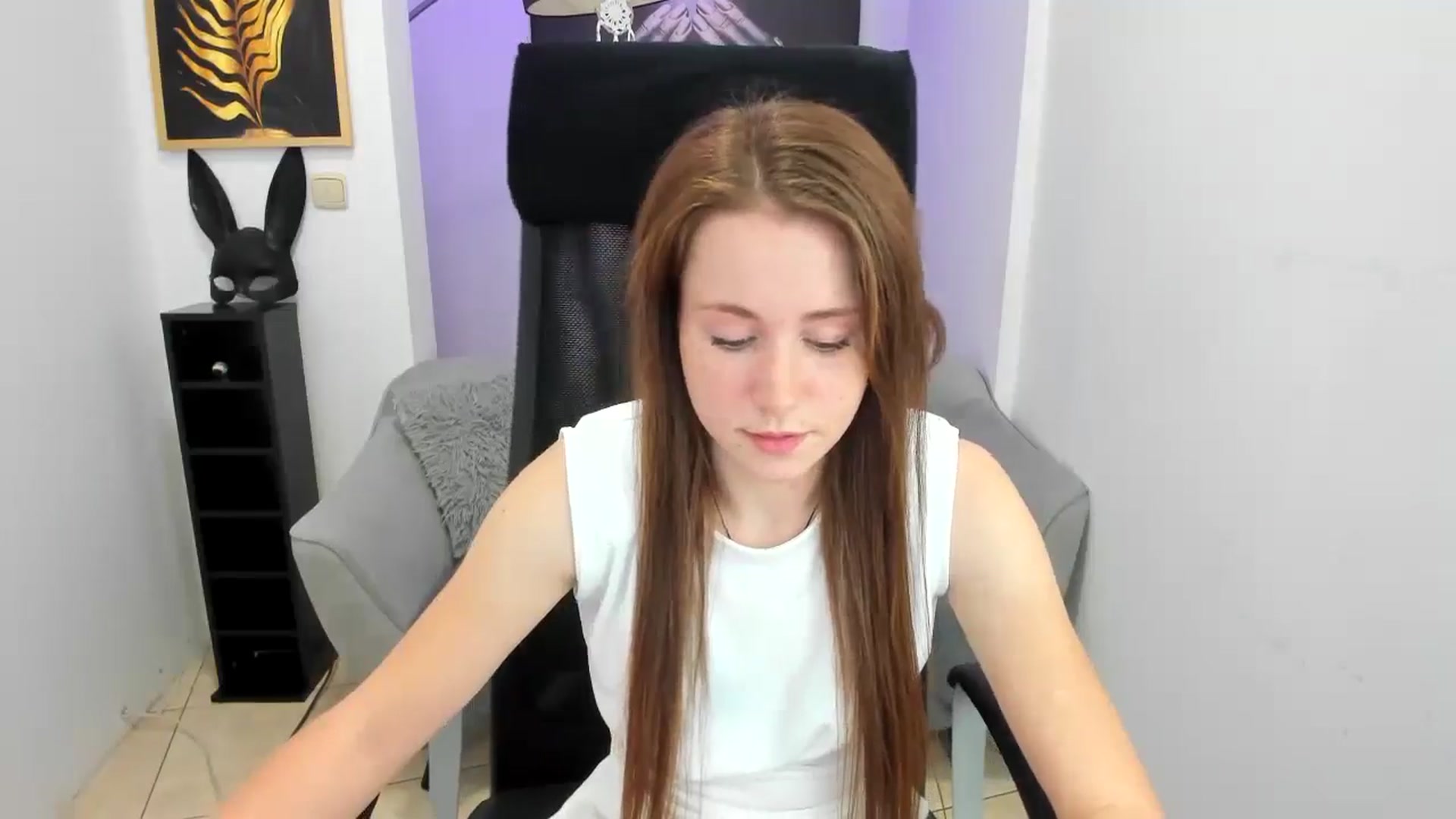 Gallery image thumbnail from Moonshinee's myfreecams stream on, 11/15/2024, 13:40 image 18 of 20