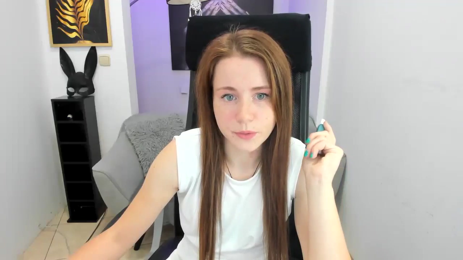 Gallery image thumbnail from Moonshinee's myfreecams stream on, 11/15/2024, 13:40 image 3 of 20