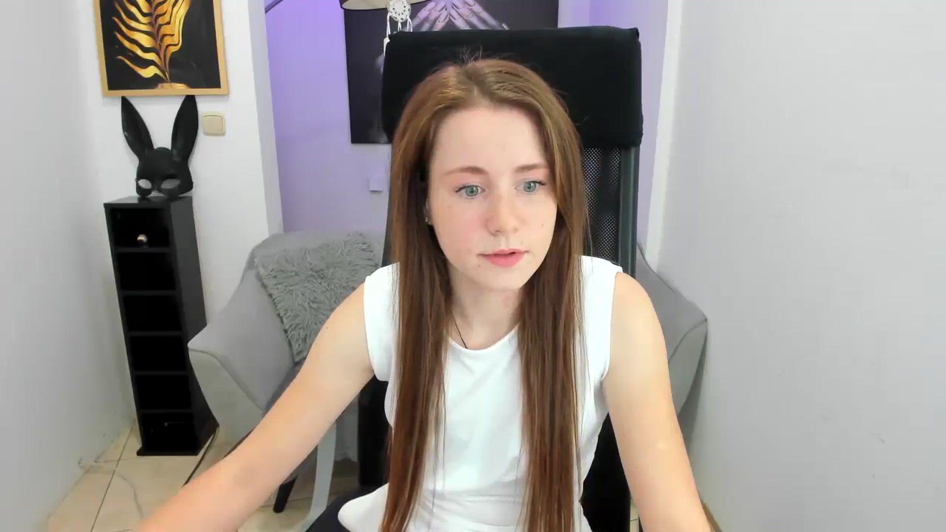 Gallery image thumbnail from Moonshinee's myfreecams stream on, 11/15/2024, 13:40 image 8 of 20