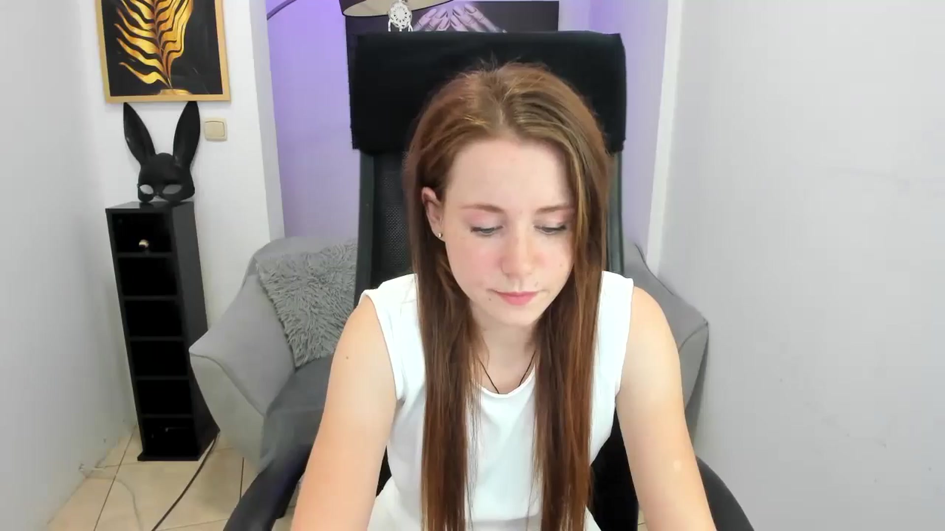 Gallery image thumbnail from Moonshinee's myfreecams stream on, 11/15/2024, 15:16 image 11 of 20