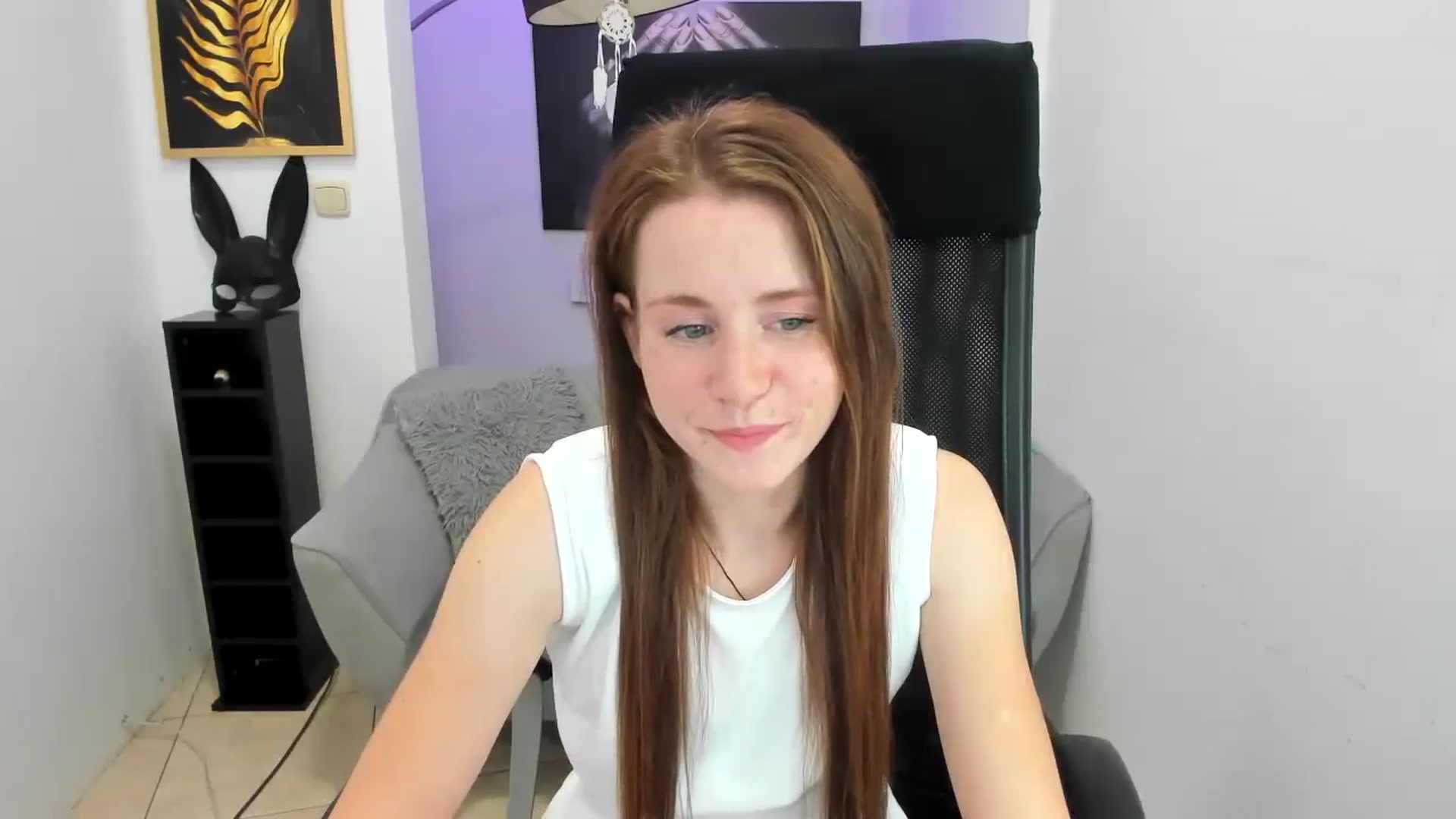 Gallery image thumbnail from Moonshinee's myfreecams stream on, 11/15/2024, 15:16 image 15 of 20
