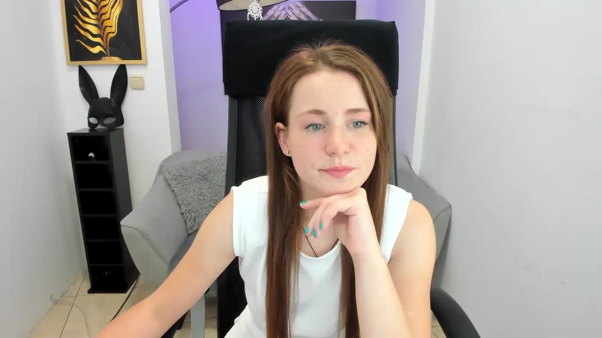 Gallery image thumbnail from Moonshinee's myfreecams stream on, 11/15/2024, 15:16 image 12 of 20