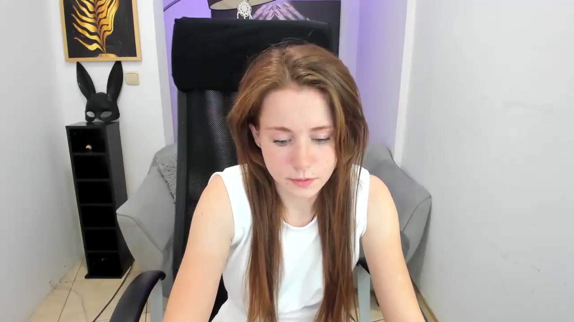 Gallery image thumbnail from Moonshinee's myfreecams stream on, 11/15/2024, 15:49 image 13 of 20