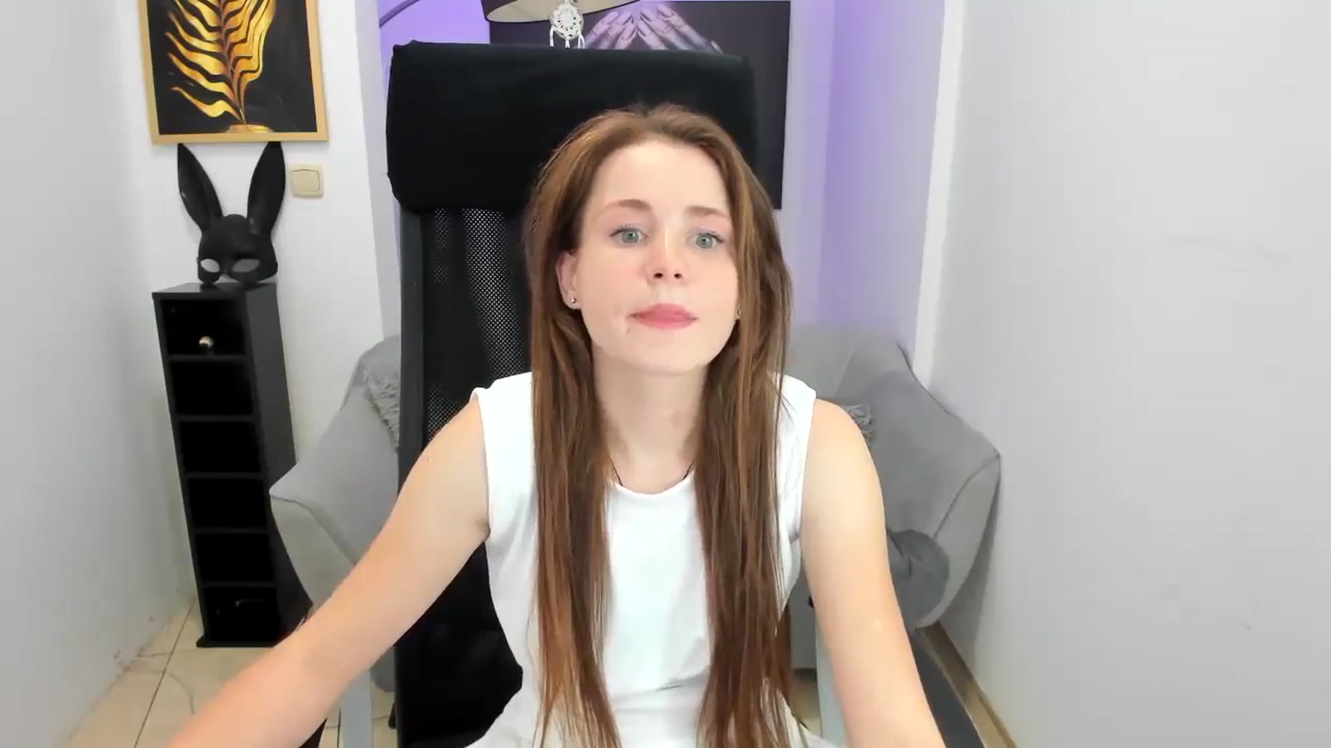 Gallery image thumbnail from Moonshinee's myfreecams stream on, 11/15/2024, 15:49 image 12 of 20