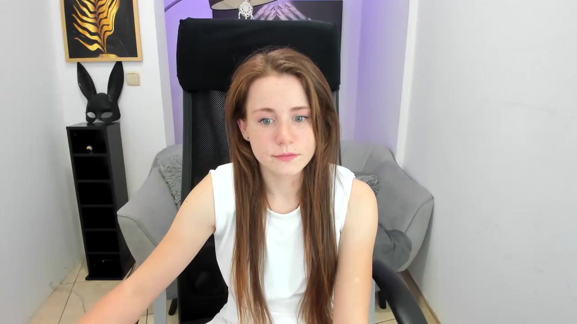 Gallery image thumbnail from Moonshinee's myfreecams stream on, 11/15/2024, 15:49 image 16 of 20