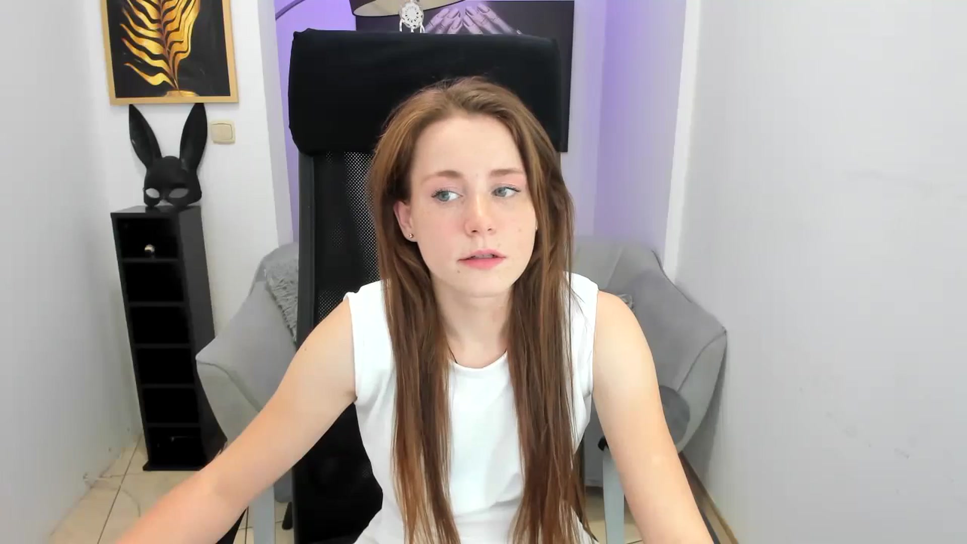 Gallery image thumbnail from Moonshinee's myfreecams stream on, 11/15/2024, 15:49 image 14 of 20