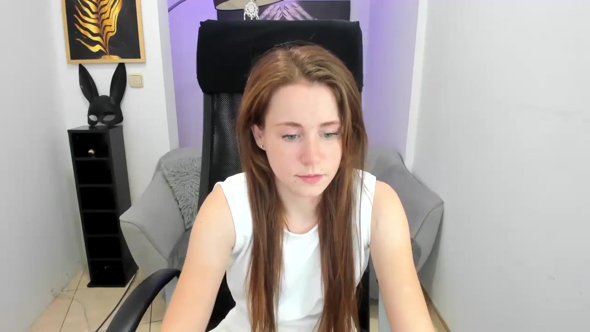 Gallery image thumbnail from Moonshinee's myfreecams stream on, 11/15/2024, 15:49 image 18 of 20