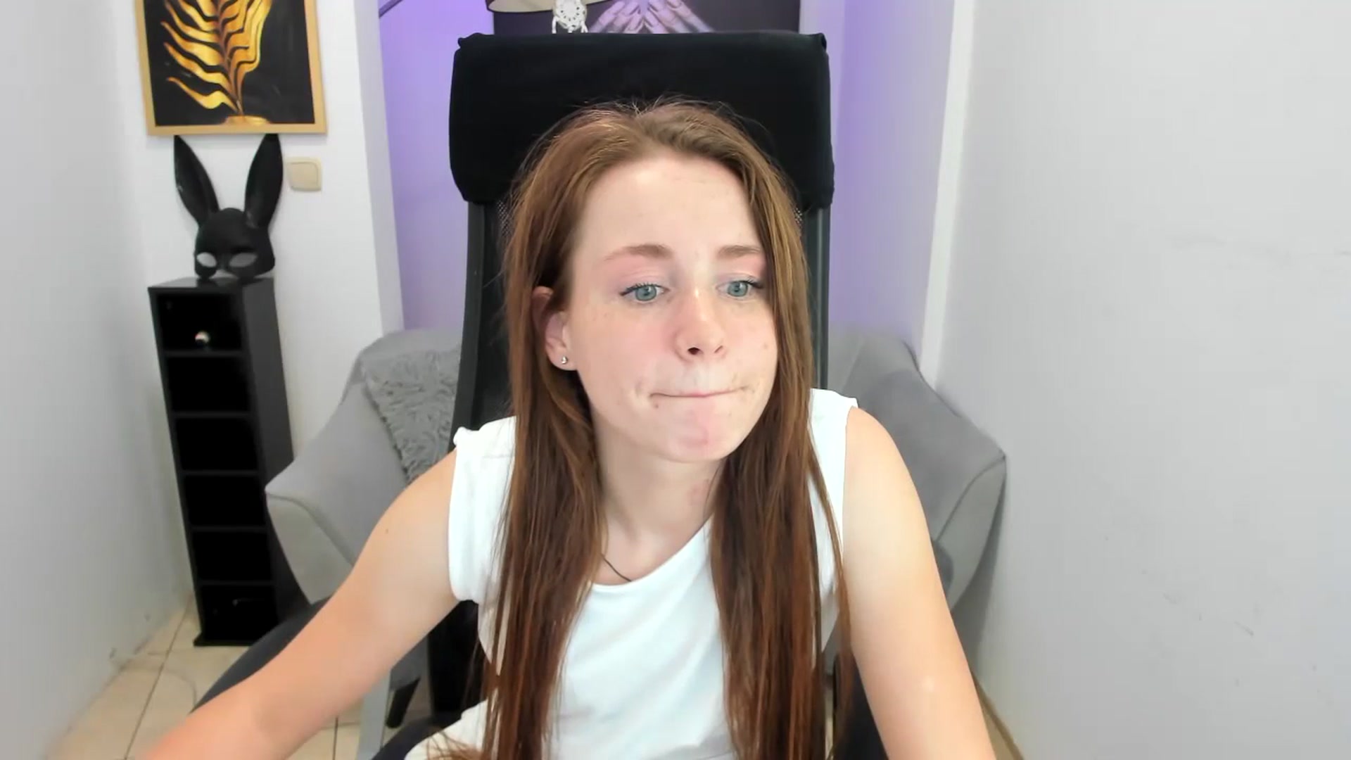 Gallery image thumbnail from Moonshinee's myfreecams stream on, 11/15/2024, 17:51 image 9 of 20