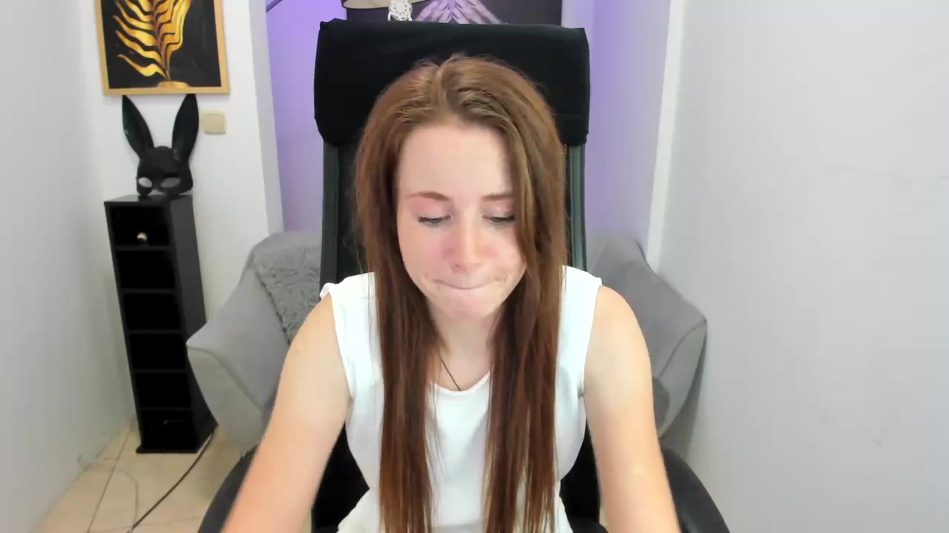 Gallery image thumbnail from Moonshinee's myfreecams stream on, 11/15/2024, 17:51 image 14 of 20