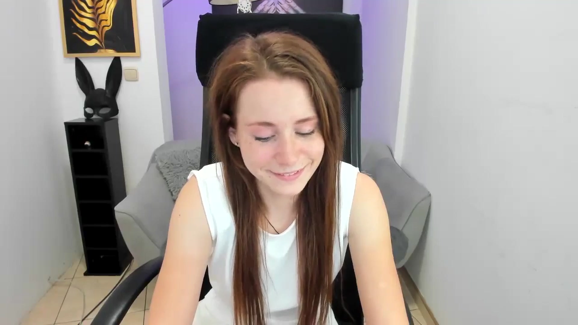Gallery image thumbnail from Moonshinee's myfreecams stream on, 11/15/2024, 17:51 image 10 of 20