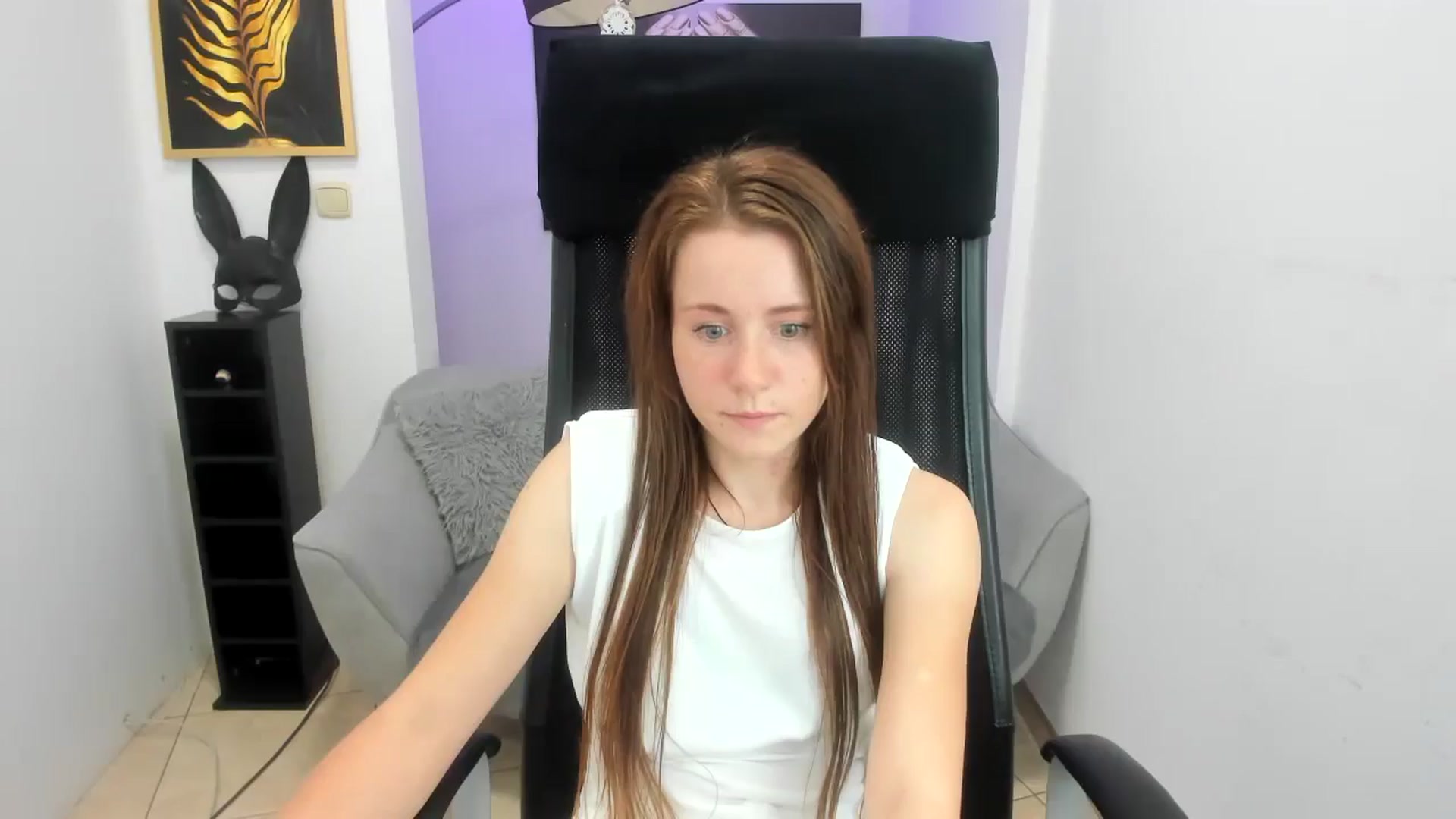 Gallery image thumbnail from Moonshinee's myfreecams stream on, 11/15/2024, 21:05 image 19 of 20