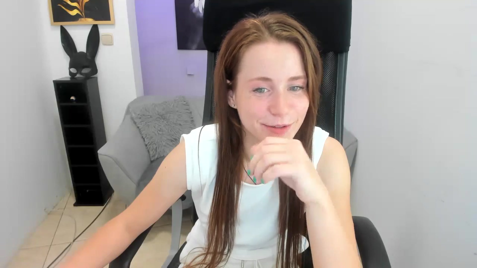 Gallery image thumbnail from Moonshinee's myfreecams stream on, 11/15/2024, 21:05 image 5 of 20
