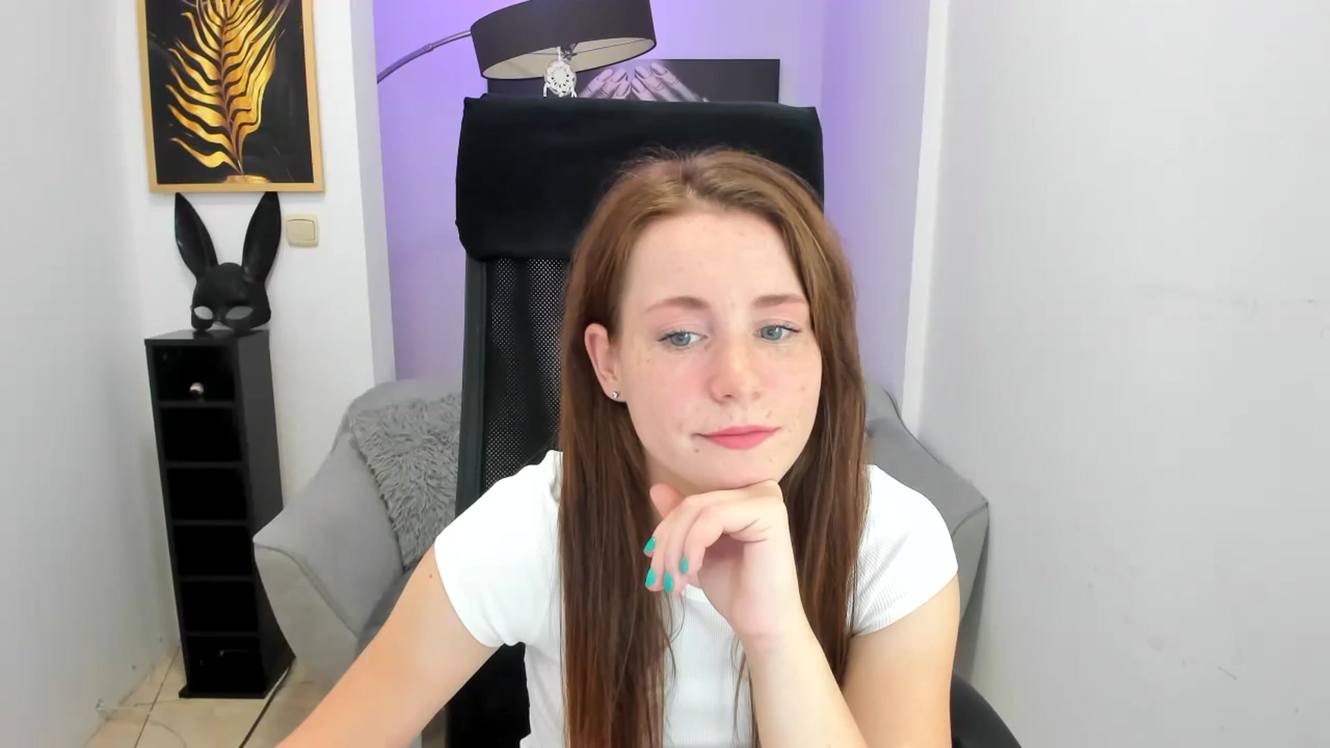 Gallery image thumbnail from Moonshinee's myfreecams stream on, 11/16/2024, 14:01 image 9 of 20