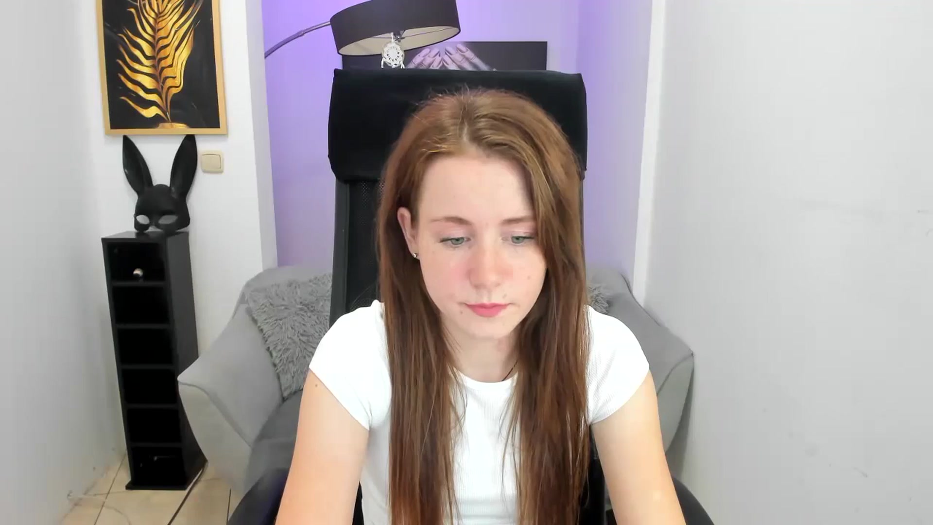 Gallery image thumbnail from Moonshinee's myfreecams stream on, 11/16/2024, 14:01 image 15 of 20