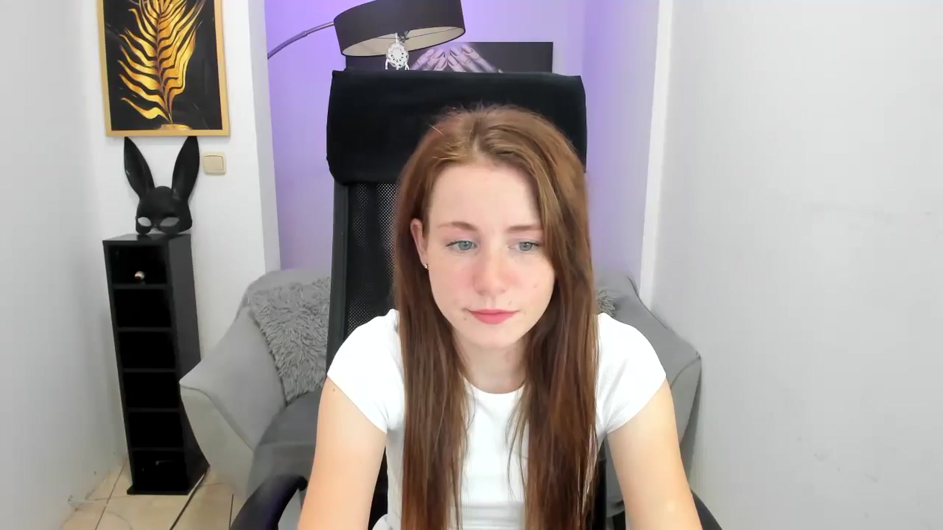 Gallery image thumbnail from Moonshinee's myfreecams stream on, 11/16/2024, 14:01 image 5 of 20