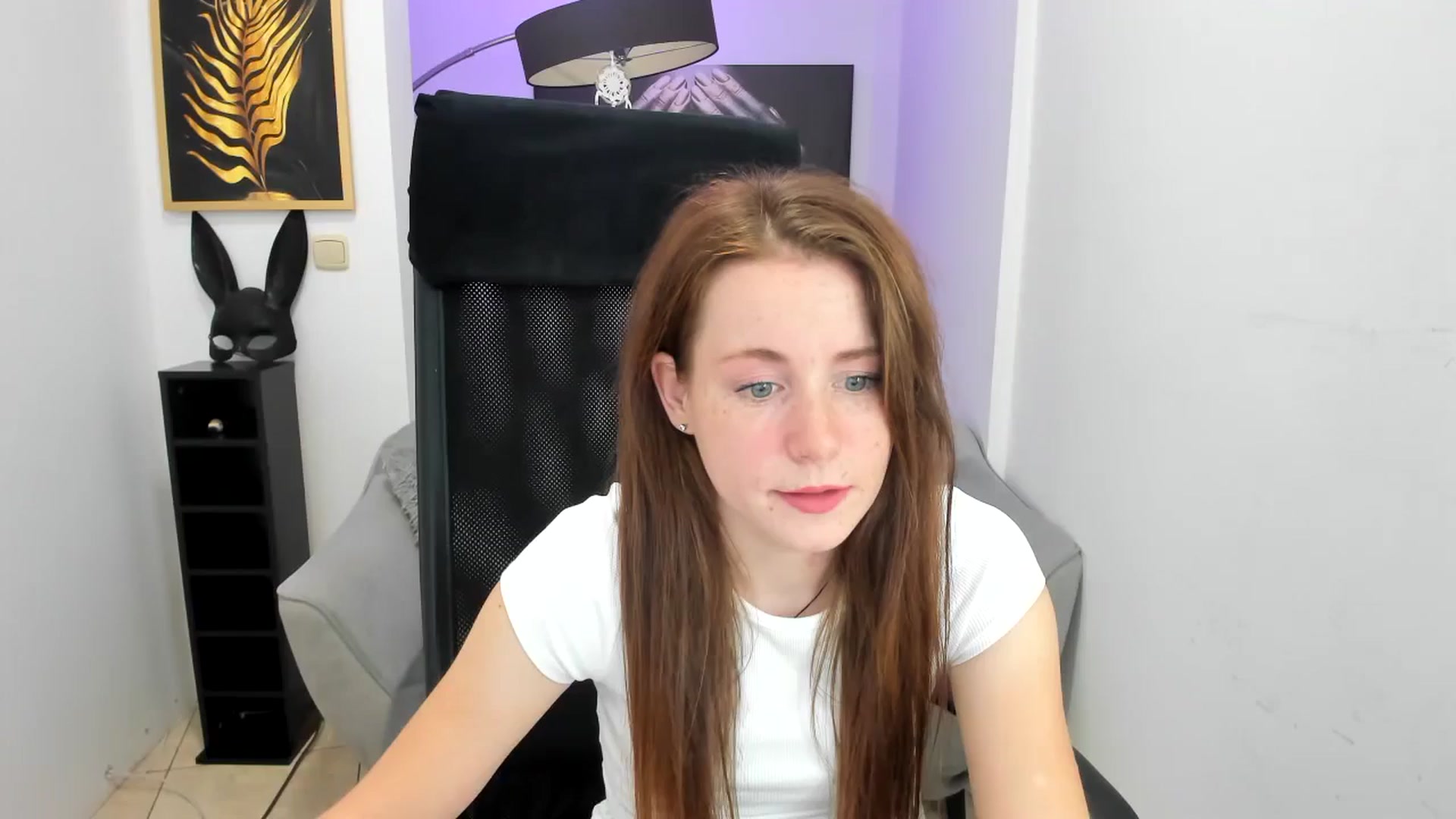 Gallery image thumbnail from Moonshinee's myfreecams stream on, 11/16/2024, 14:01 image 1 of 20