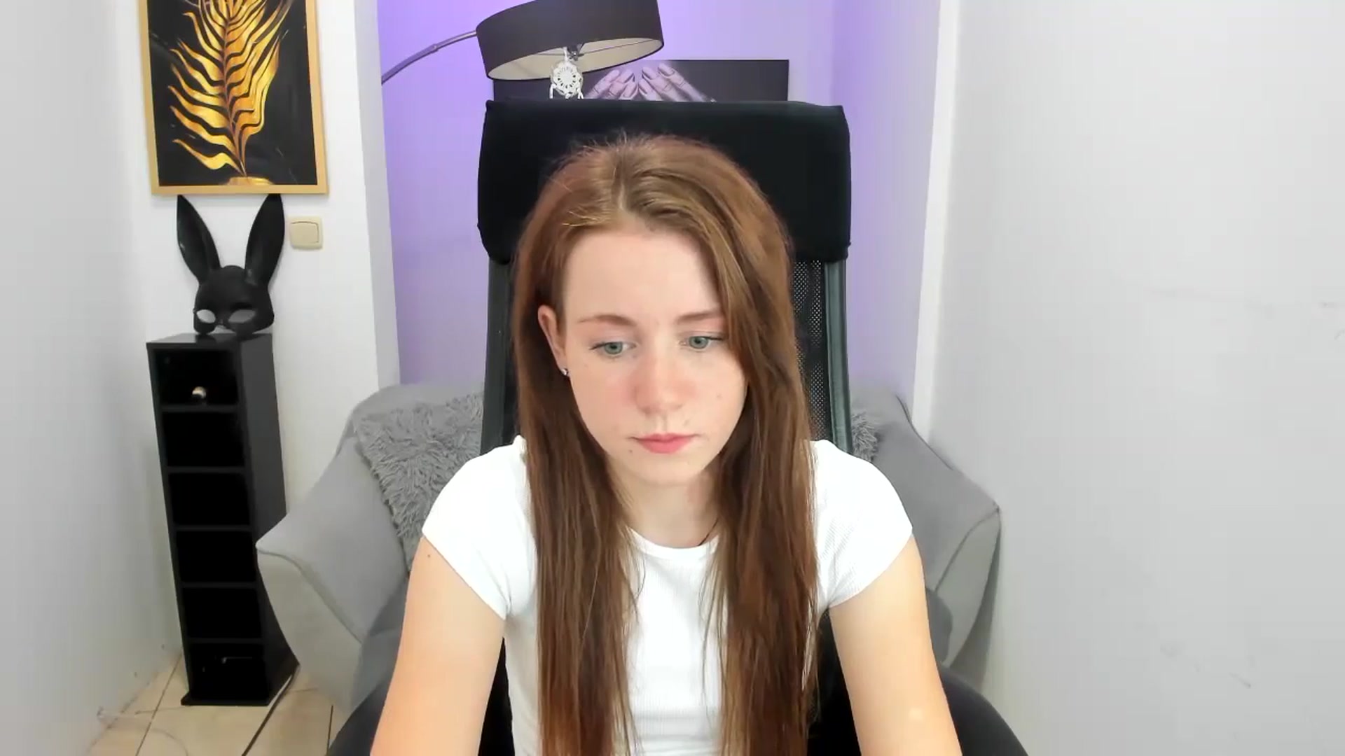 Gallery image thumbnail from Moonshinee's myfreecams stream on, 11/16/2024, 14:01 image 10 of 20