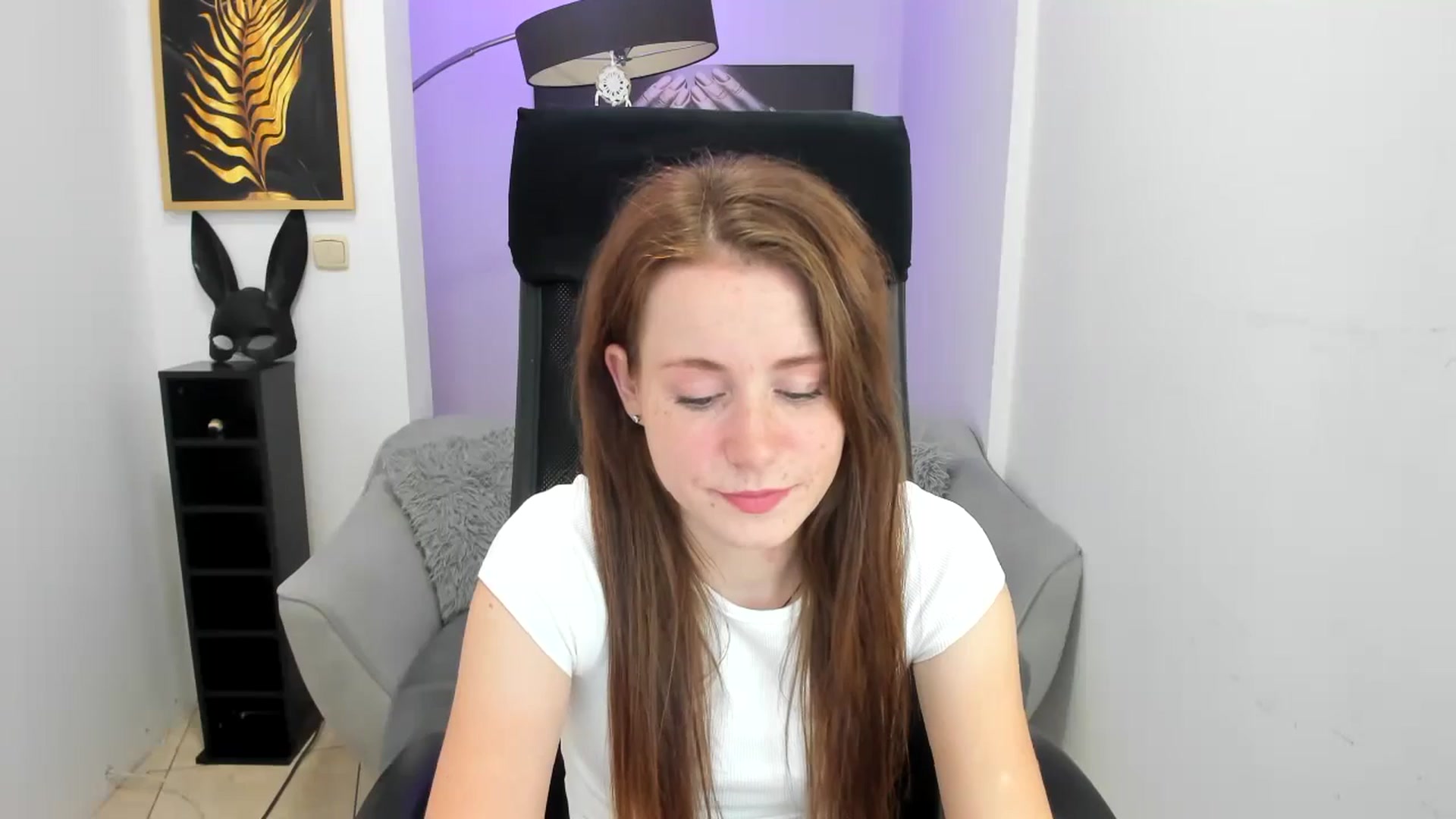 Gallery image thumbnail from Moonshinee's myfreecams stream on, 11/16/2024, 14:01 image 13 of 20