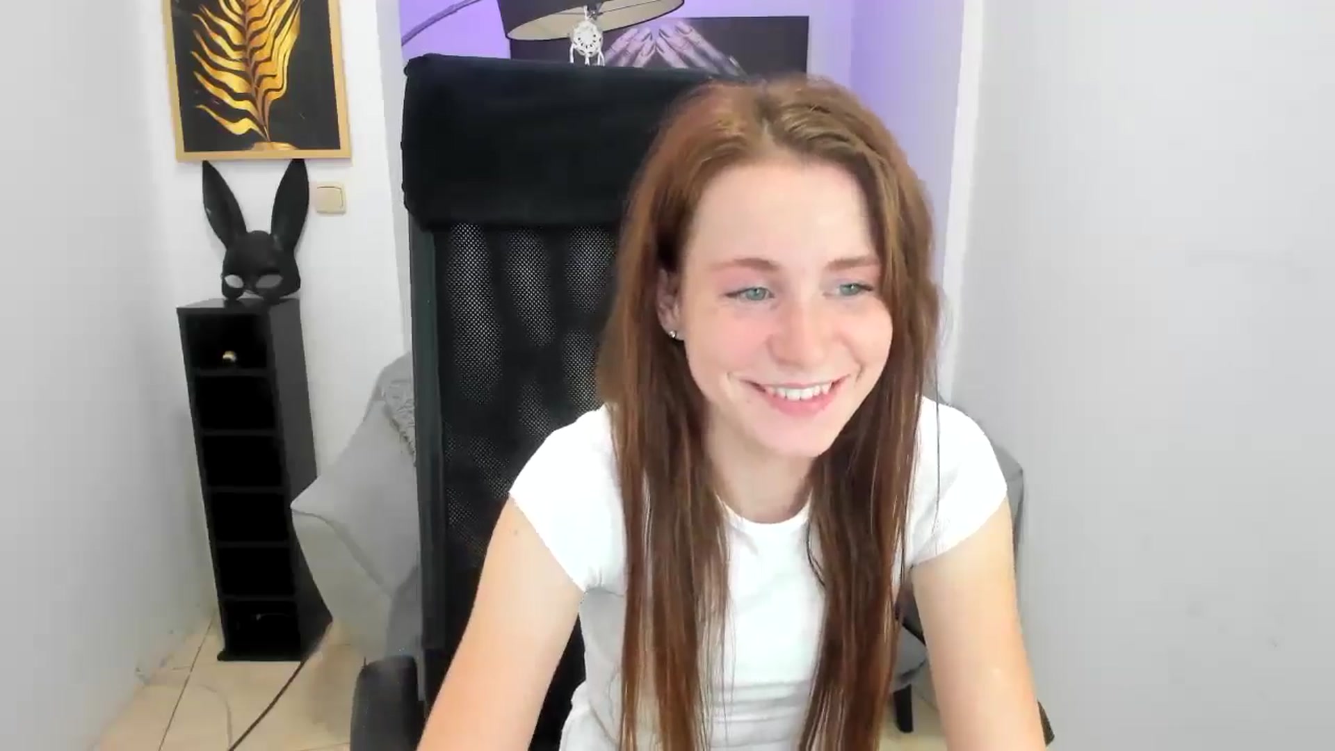 Gallery image thumbnail from Moonshinee's myfreecams stream on, 11/16/2024, 17:55 image 2 of 20