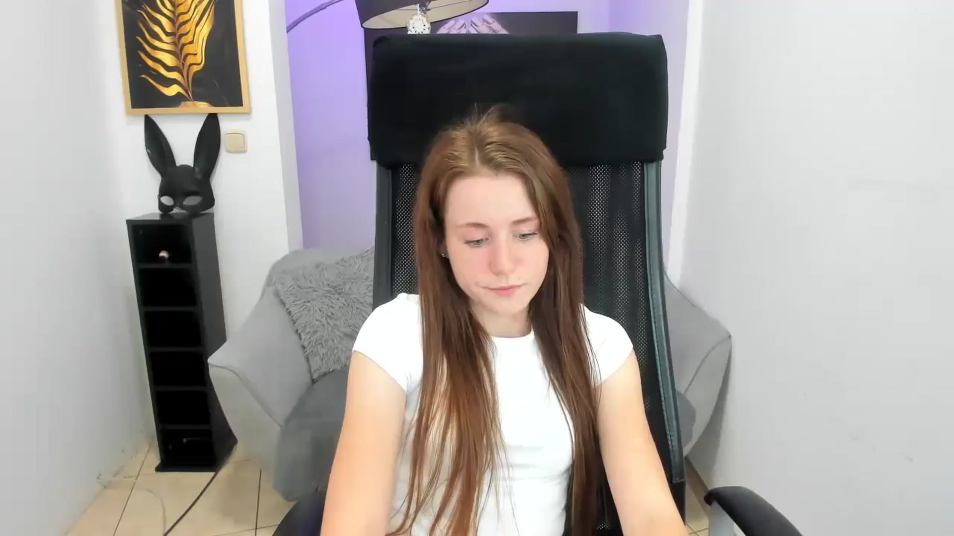 Gallery image thumbnail from Moonshinee's myfreecams stream on, 11/16/2024, 17:55 image 18 of 20