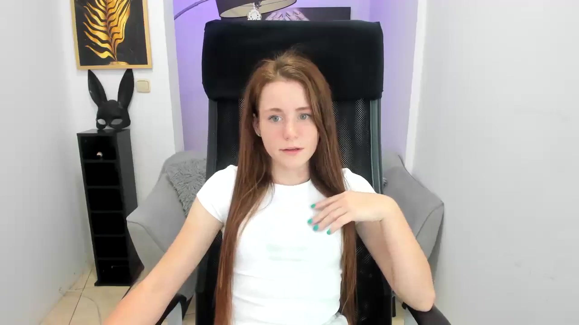 Gallery image thumbnail from Moonshinee's myfreecams stream on, 11/16/2024, 18:24 image 13 of 20