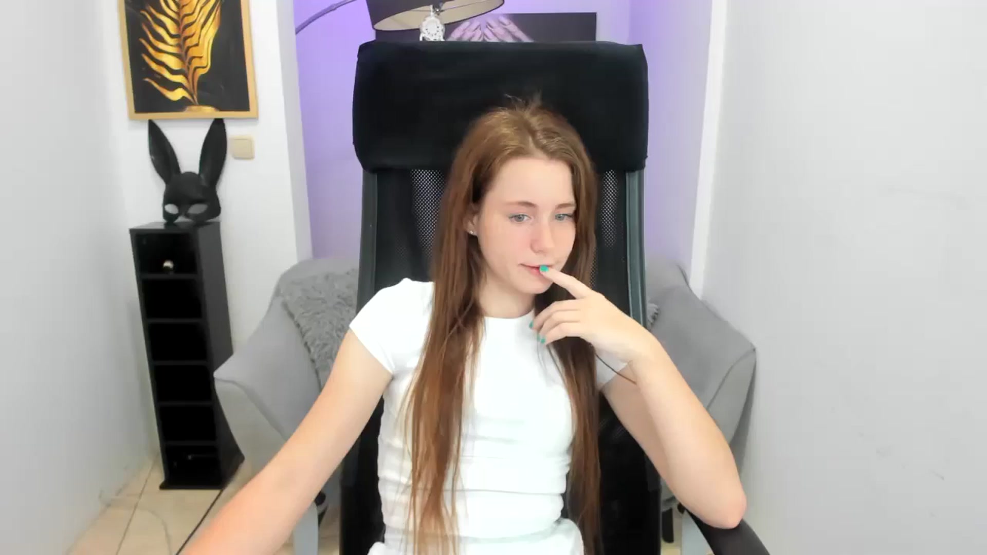 Gallery image thumbnail from Moonshinee's myfreecams stream on, 11/16/2024, 18:24 image 20 of 20