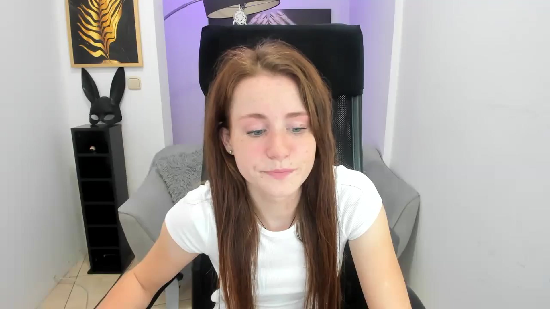 Gallery image thumbnail from Moonshinee's myfreecams stream on, 11/16/2024, 19:26 image 7 of 20