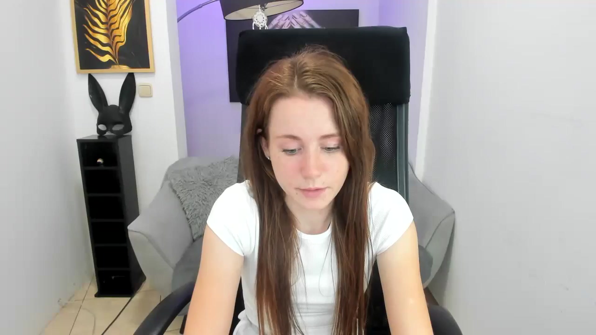 Gallery image thumbnail from Moonshinee's myfreecams stream on, 11/16/2024, 19:26 image 20 of 20