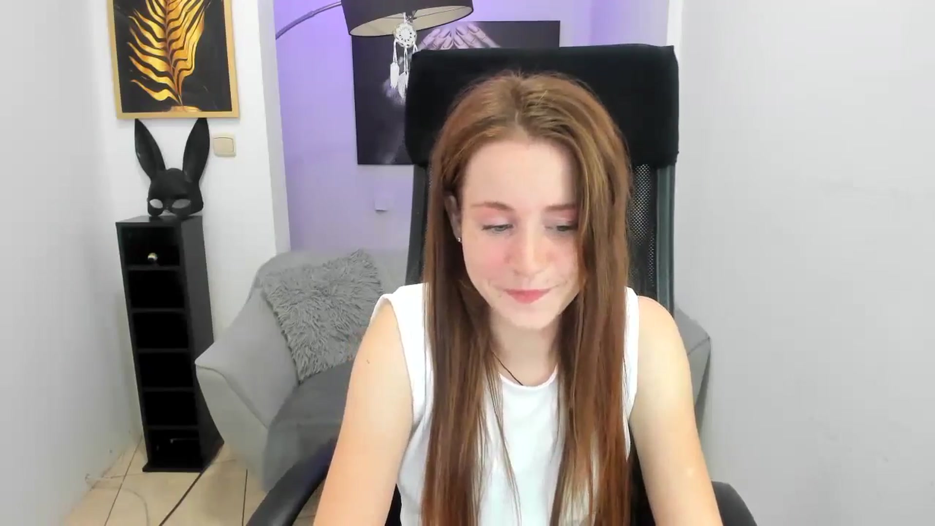 Gallery image thumbnail from Moonshinee's myfreecams stream on, 11/17/2024, 13:58 image 15 of 20