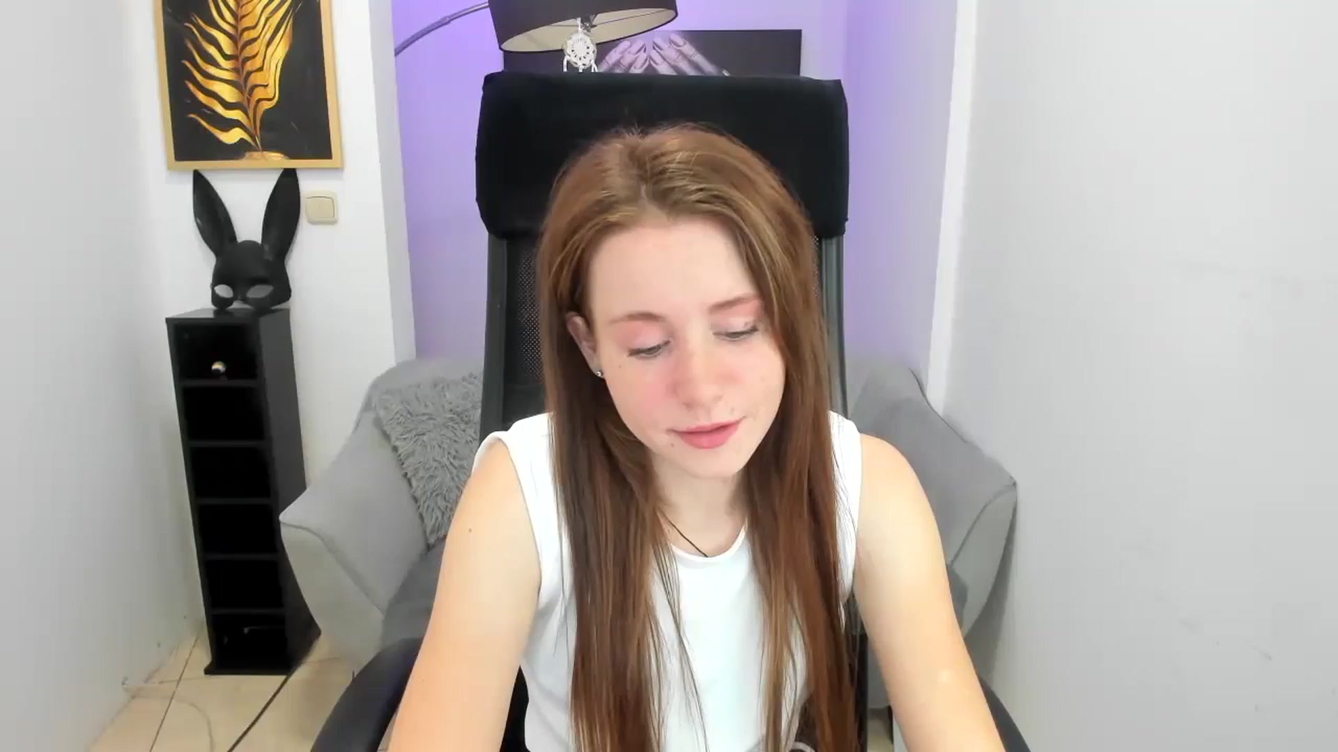 Gallery image thumbnail from Moonshinee's myfreecams stream on, 11/17/2024, 13:58 image 19 of 20