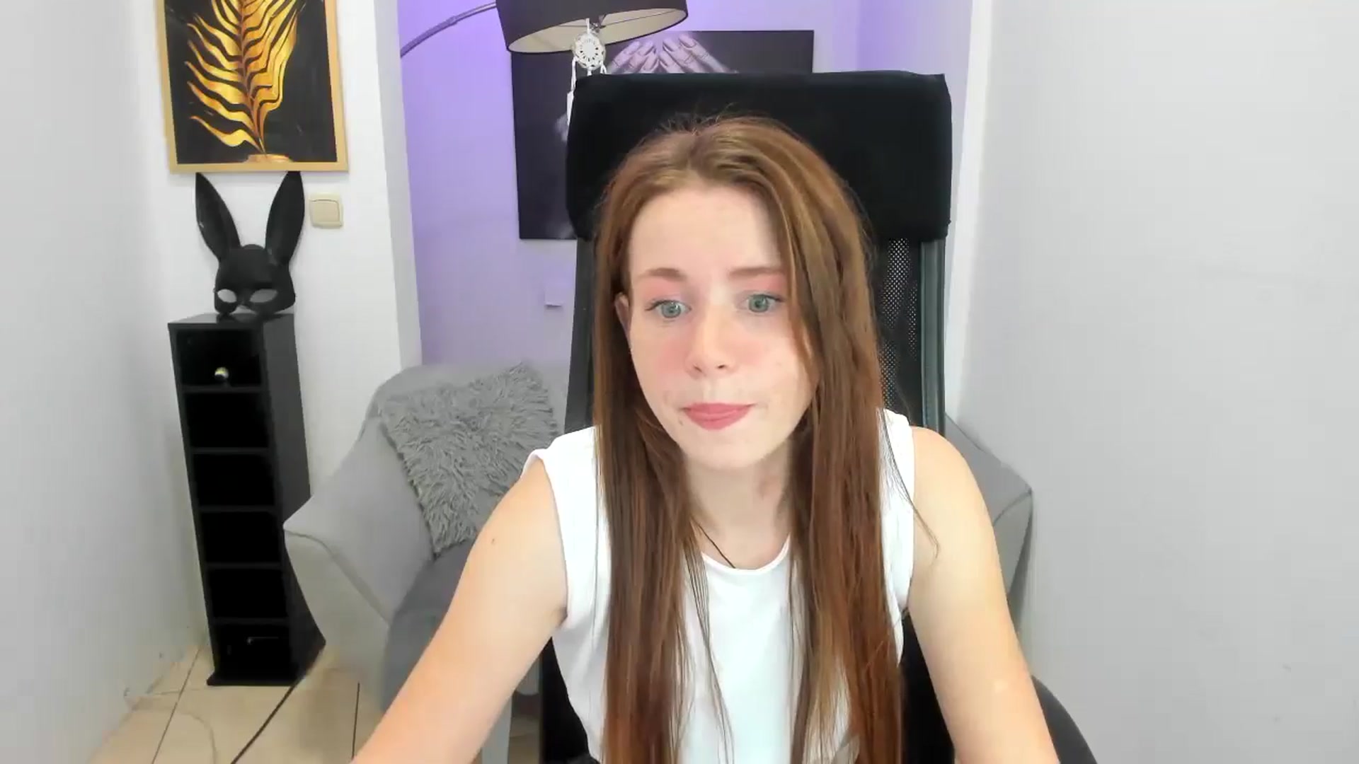 Gallery image thumbnail from Moonshinee's myfreecams stream on, 11/17/2024, 13:58 image 13 of 20