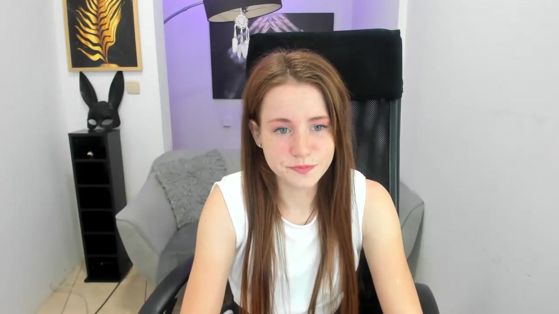 Gallery image thumbnail from Moonshinee's myfreecams stream on, 11/17/2024, 13:58 image 3 of 20