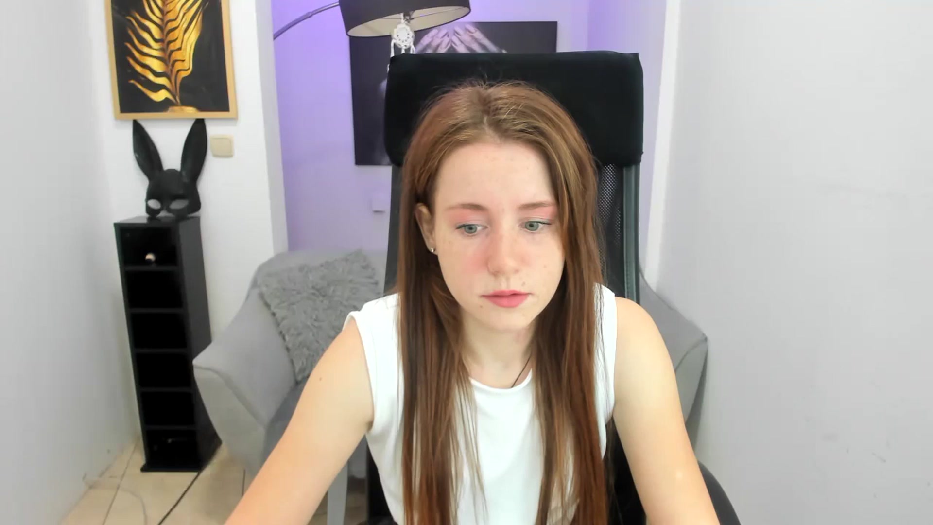 Gallery image thumbnail from Moonshinee's myfreecams stream on, 11/17/2024, 13:58 image 1 of 20