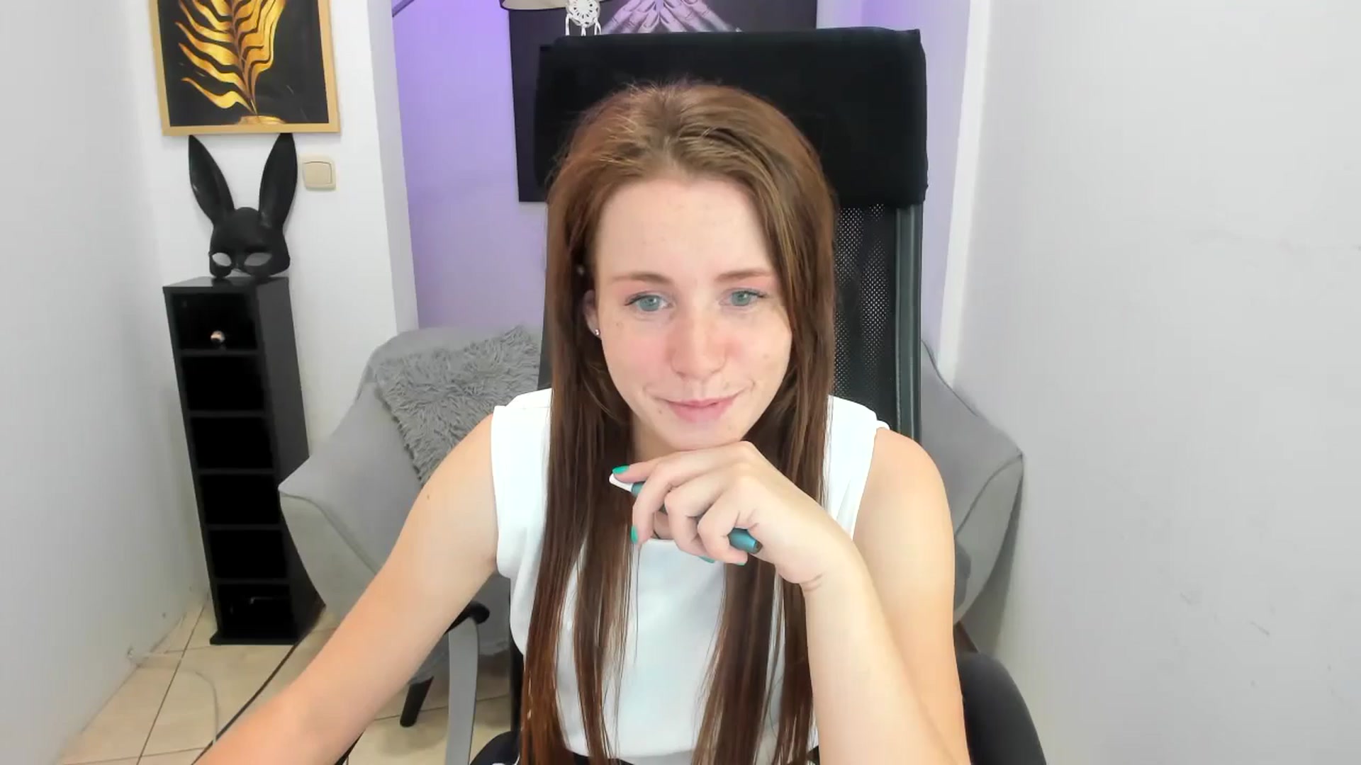 Gallery image thumbnail from Moonshinee's myfreecams stream on, 11/17/2024, 17:38 image 8 of 20