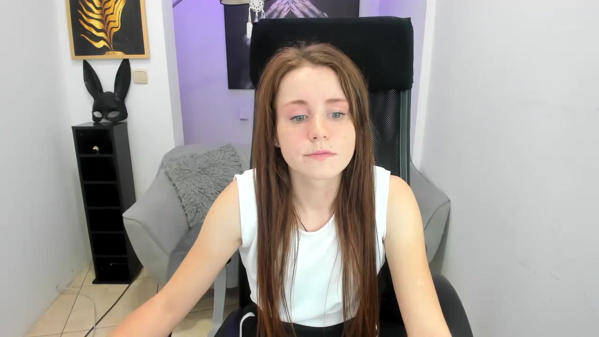Gallery image thumbnail from Moonshinee's myfreecams stream on, 11/17/2024, 18:37 image 2 of 20
