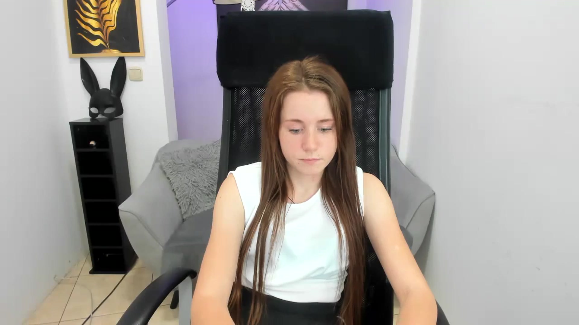 Gallery image thumbnail from Moonshinee's myfreecams stream on, 11/17/2024, 20:22 image 15 of 20