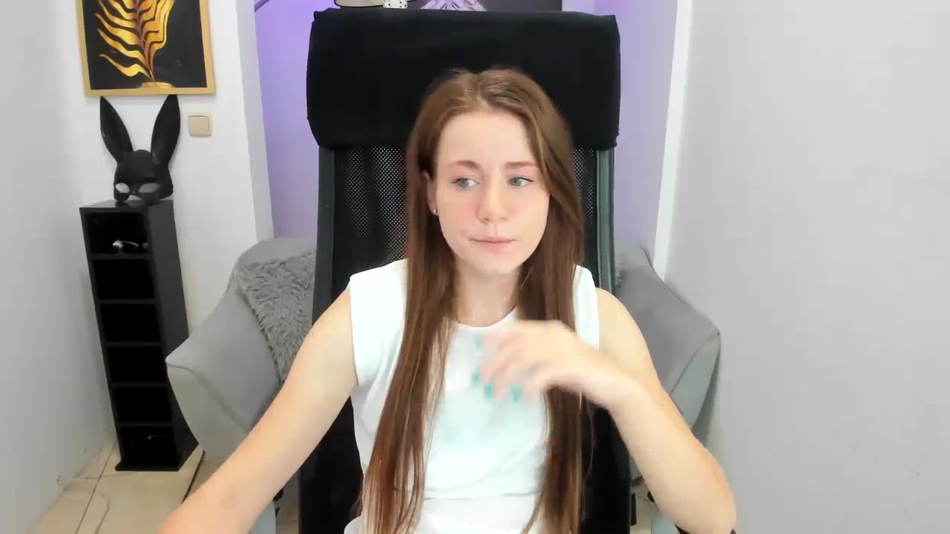 Gallery image thumbnail from Moonshinee's myfreecams stream on, 11/22/2024, 14:07 image 15 of 20