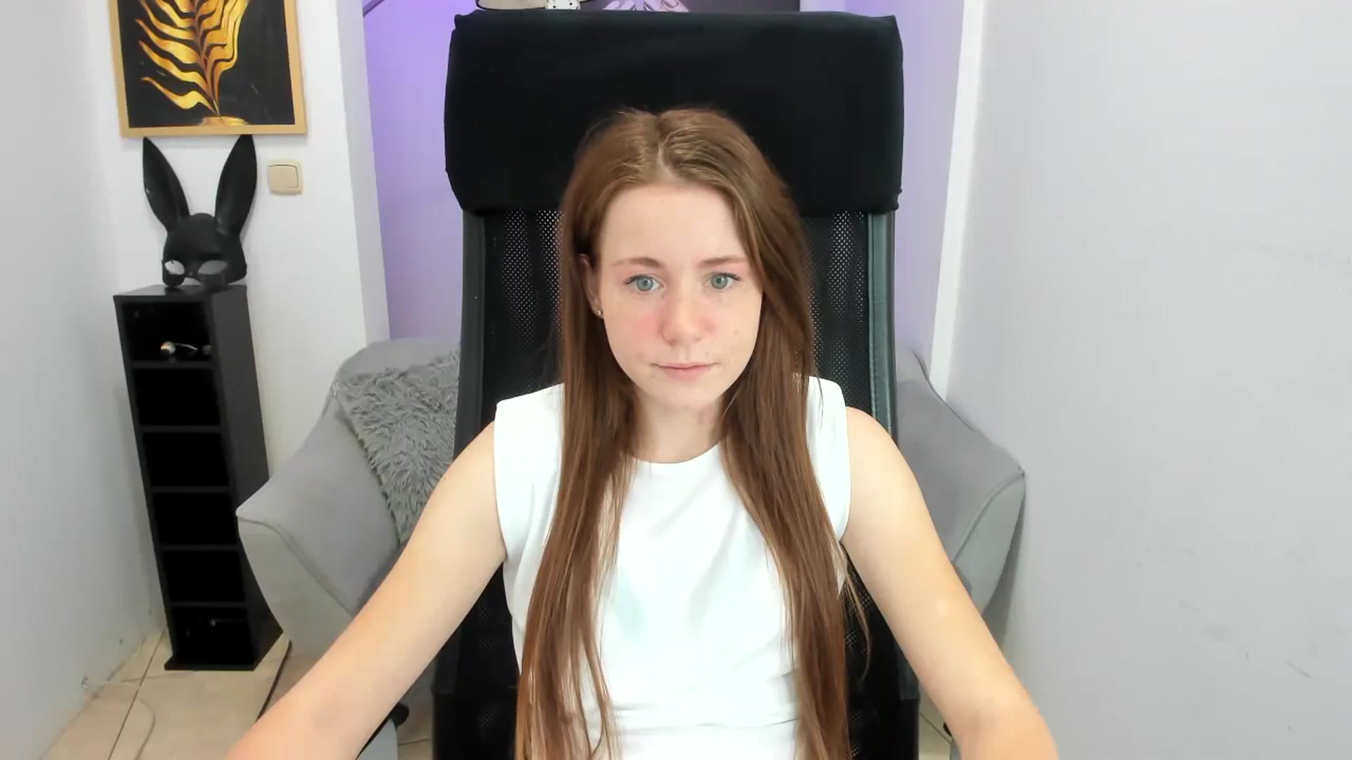 Gallery image thumbnail from Moonshinee's myfreecams stream on, 11/22/2024, 14:07 image 12 of 20