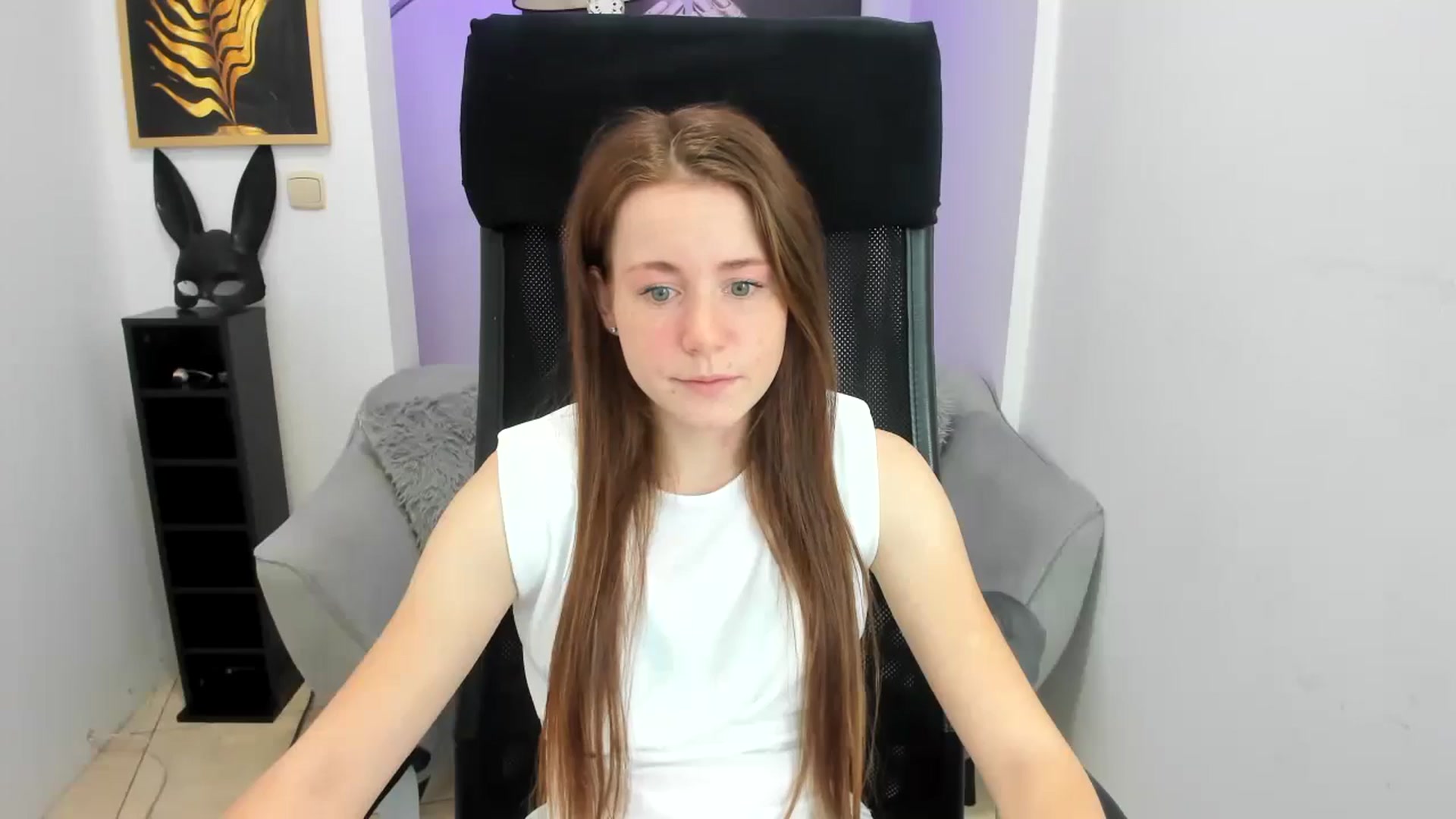 Gallery image thumbnail from Moonshinee's myfreecams stream on, 11/22/2024, 14:07 image 14 of 20