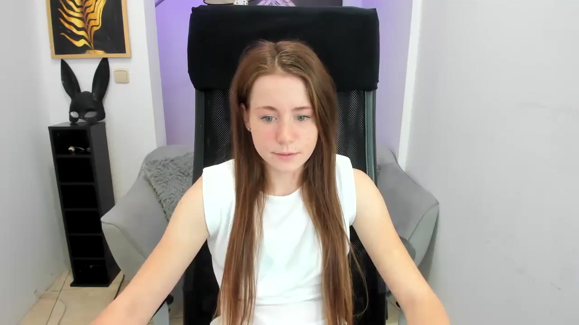 Gallery image thumbnail from Moonshinee's myfreecams stream on, 11/22/2024, 14:07 image 13 of 20