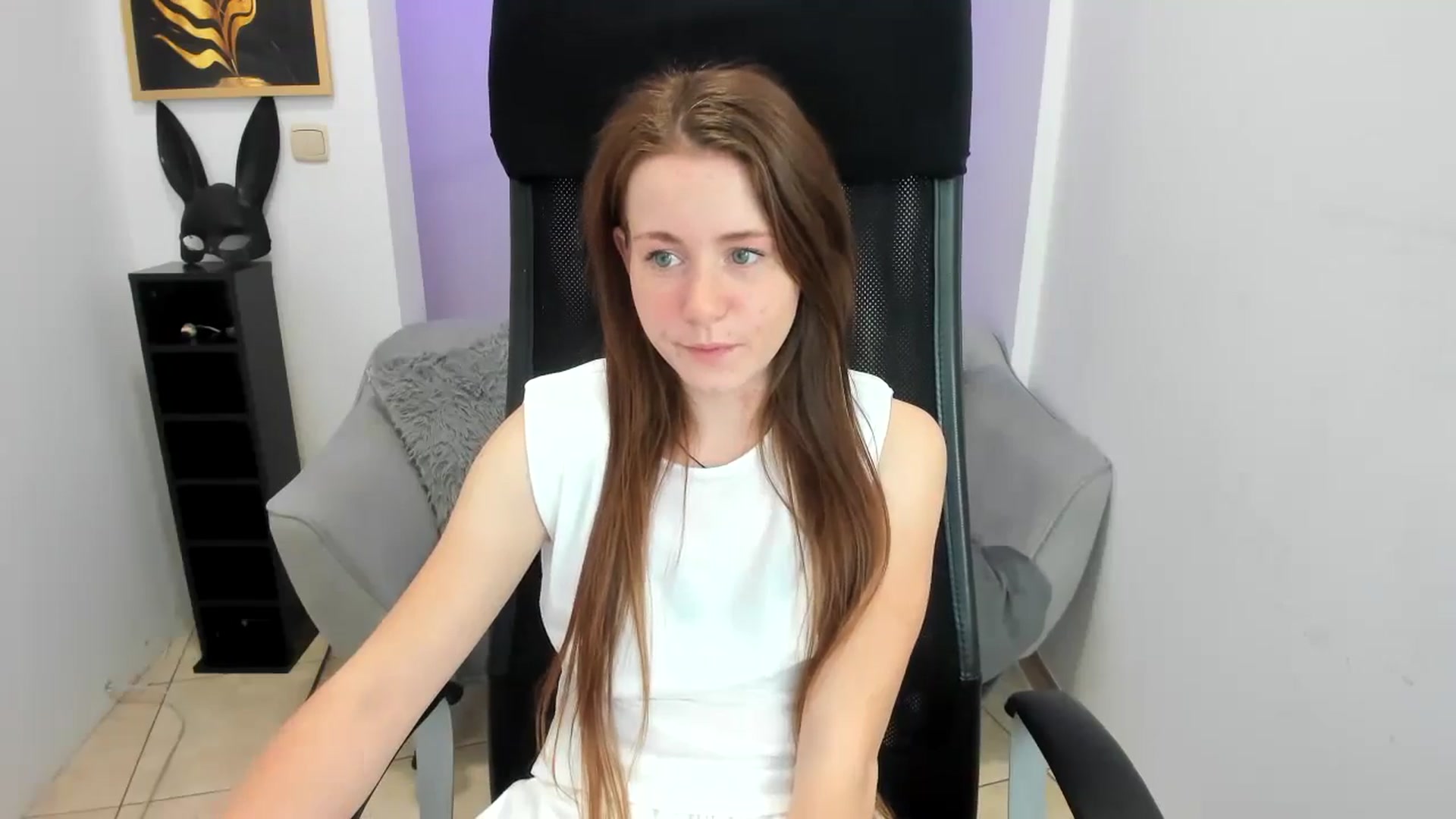 Gallery image thumbnail from Moonshinee's myfreecams stream on, 11/22/2024, 14:59 image 18 of 20